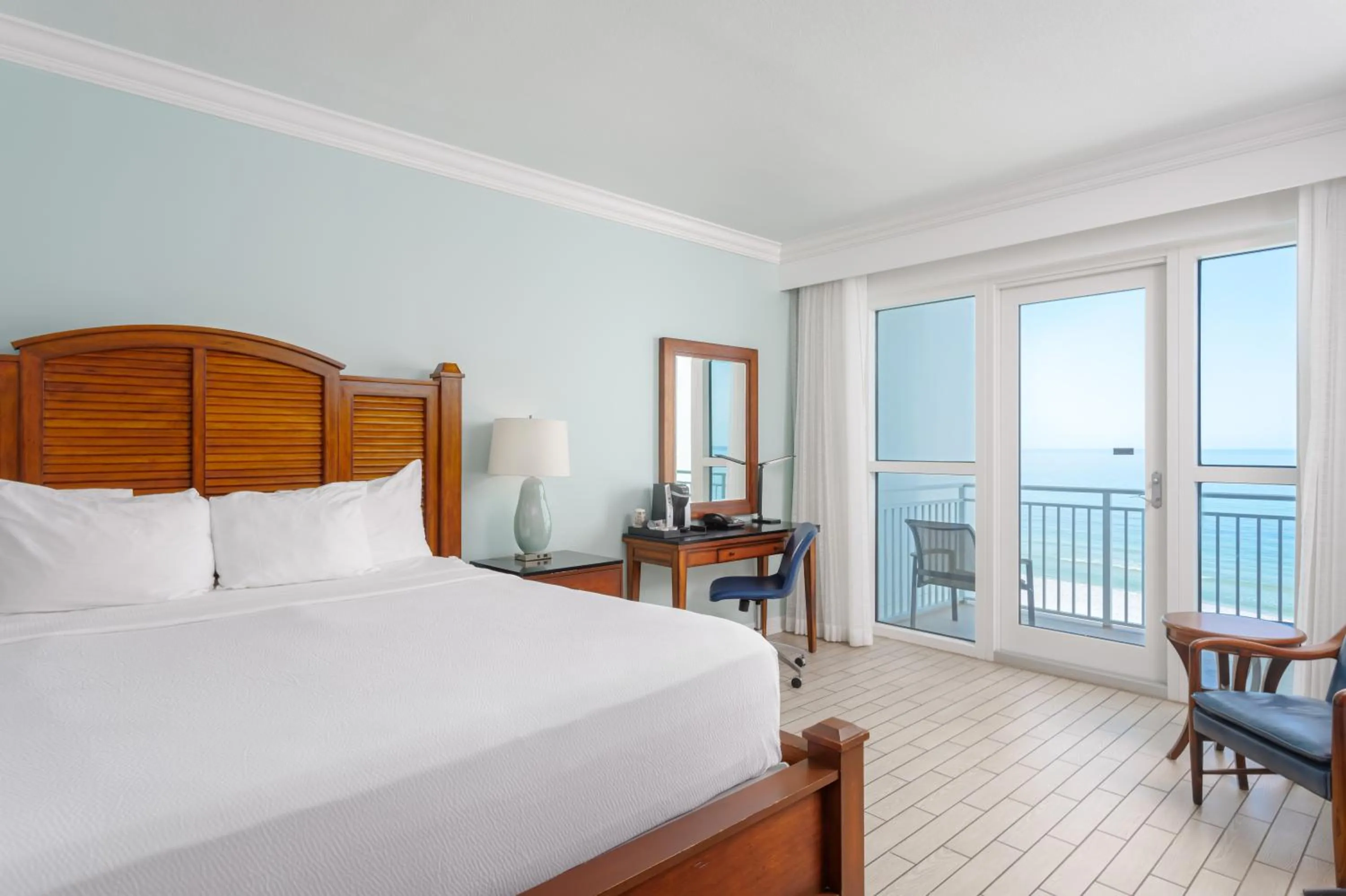 Guests, Bed in The Pensacola Beach Resort
