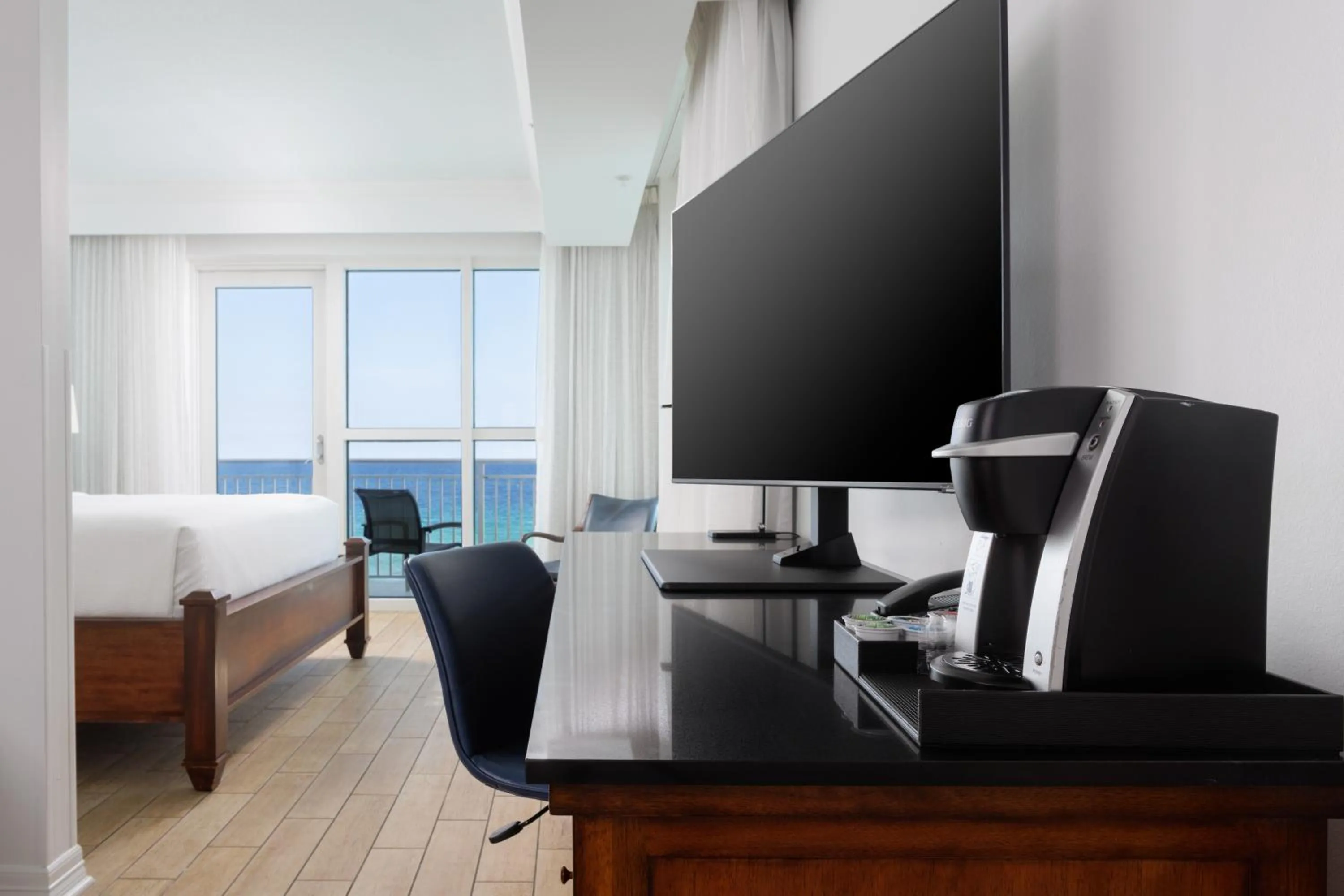 Guests, Bed in The Pensacola Beach Resort