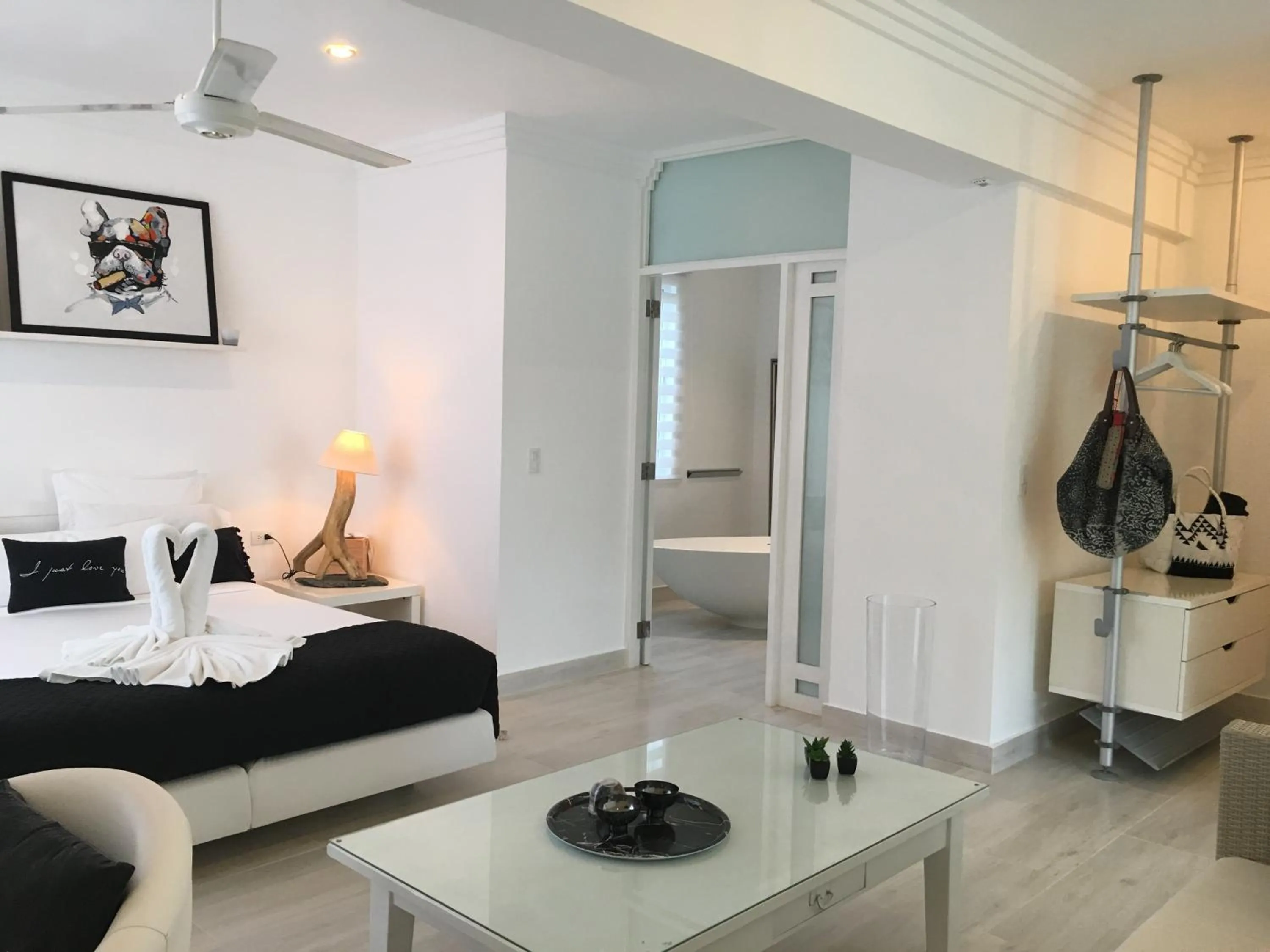 Bathroom, Bed in Casa Veintiuno