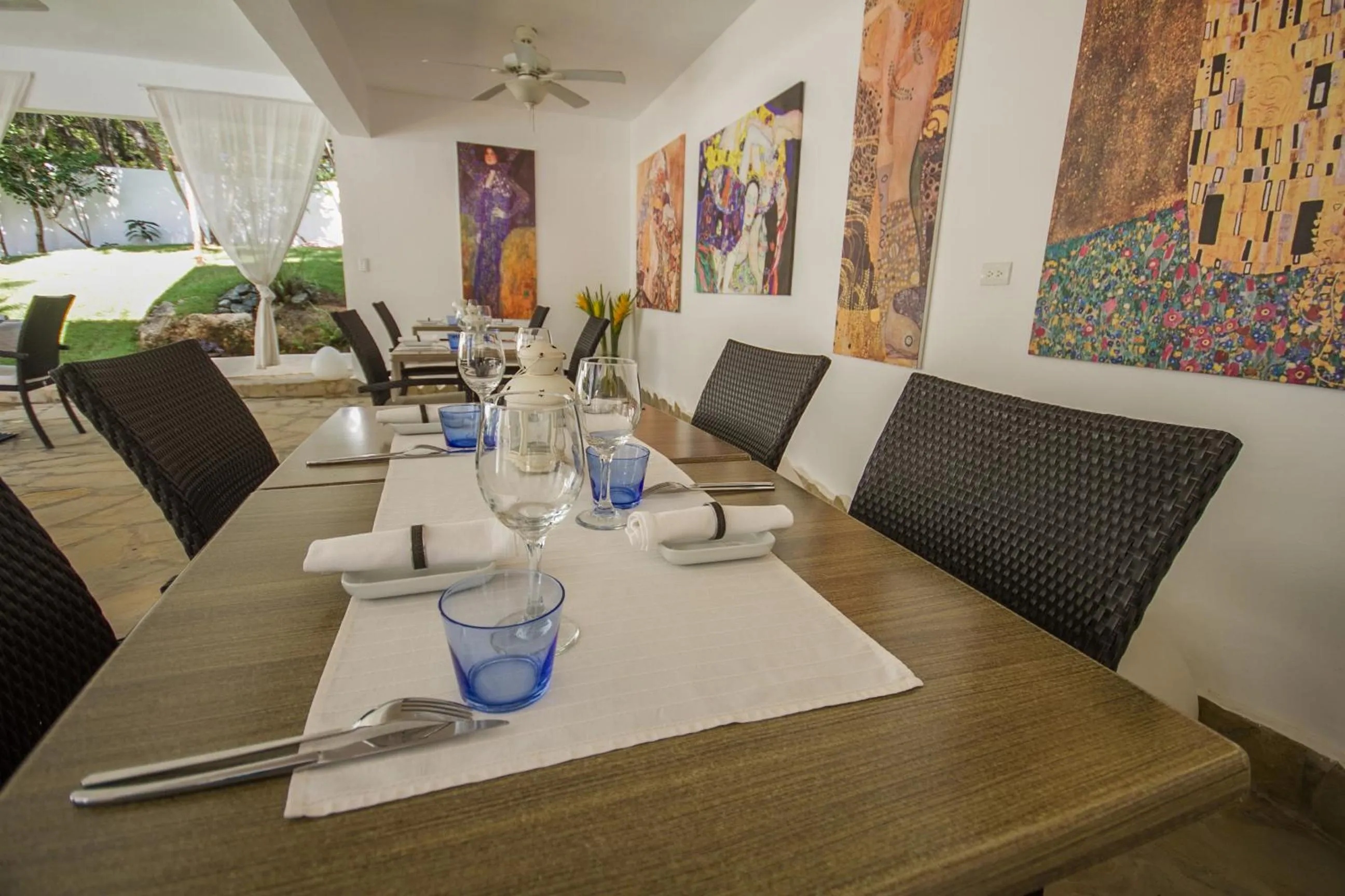 Restaurant/places to eat in Casa Veintiuno