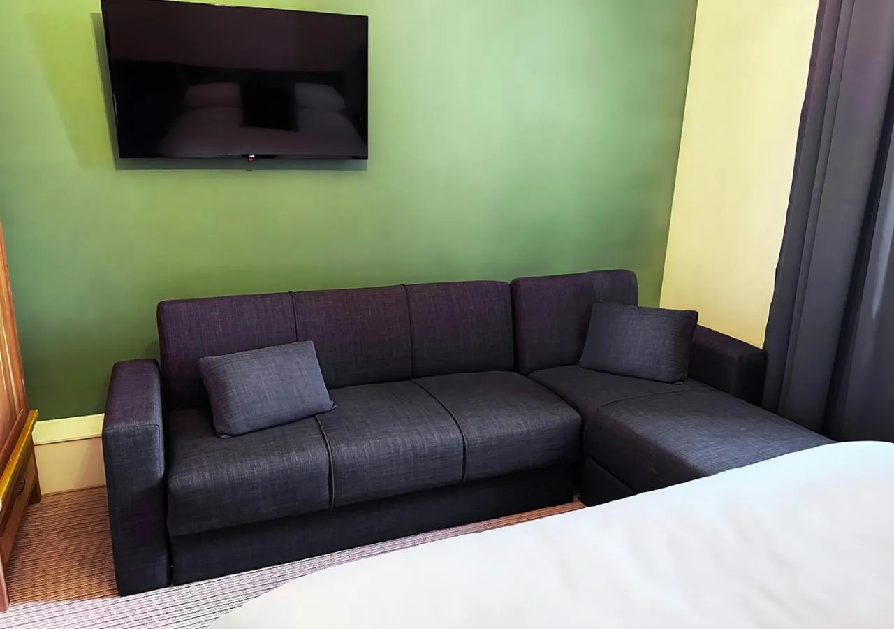 Bed in Station Lounge & Rooms