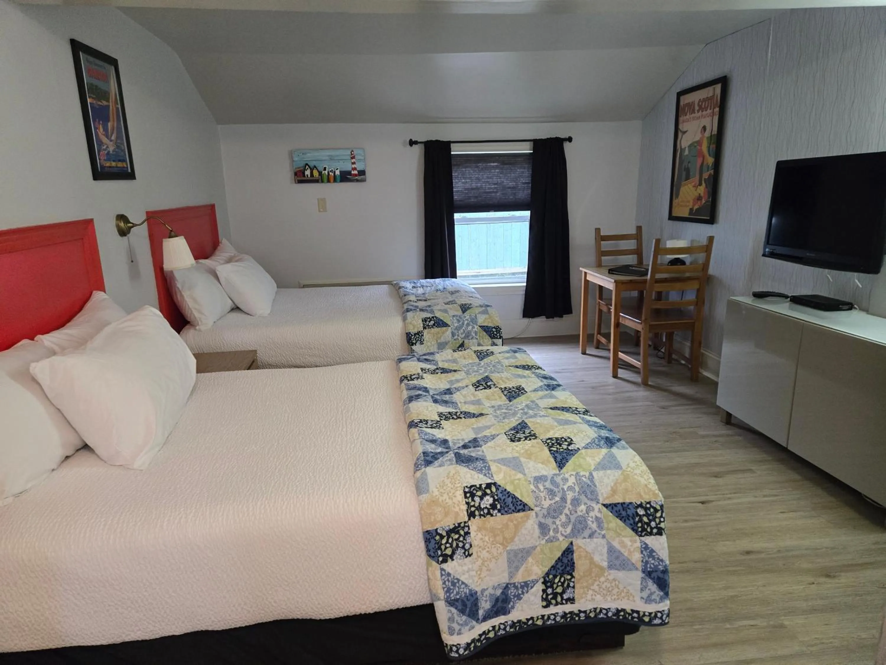 Bed in Seawinds Motel & Cottages