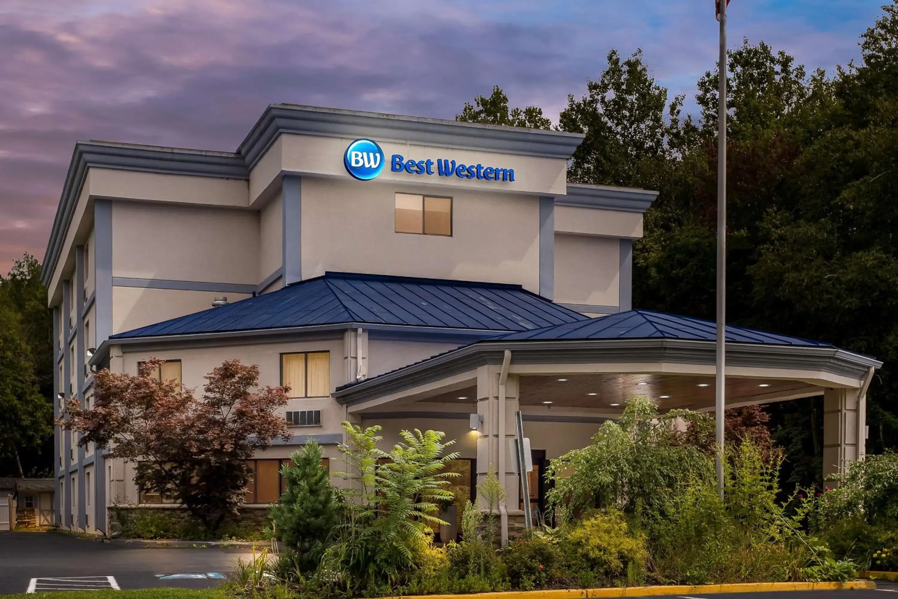 Property building in Best Western West Lebanon-Hanover Property building in Best Western West Lebanon-Hanover