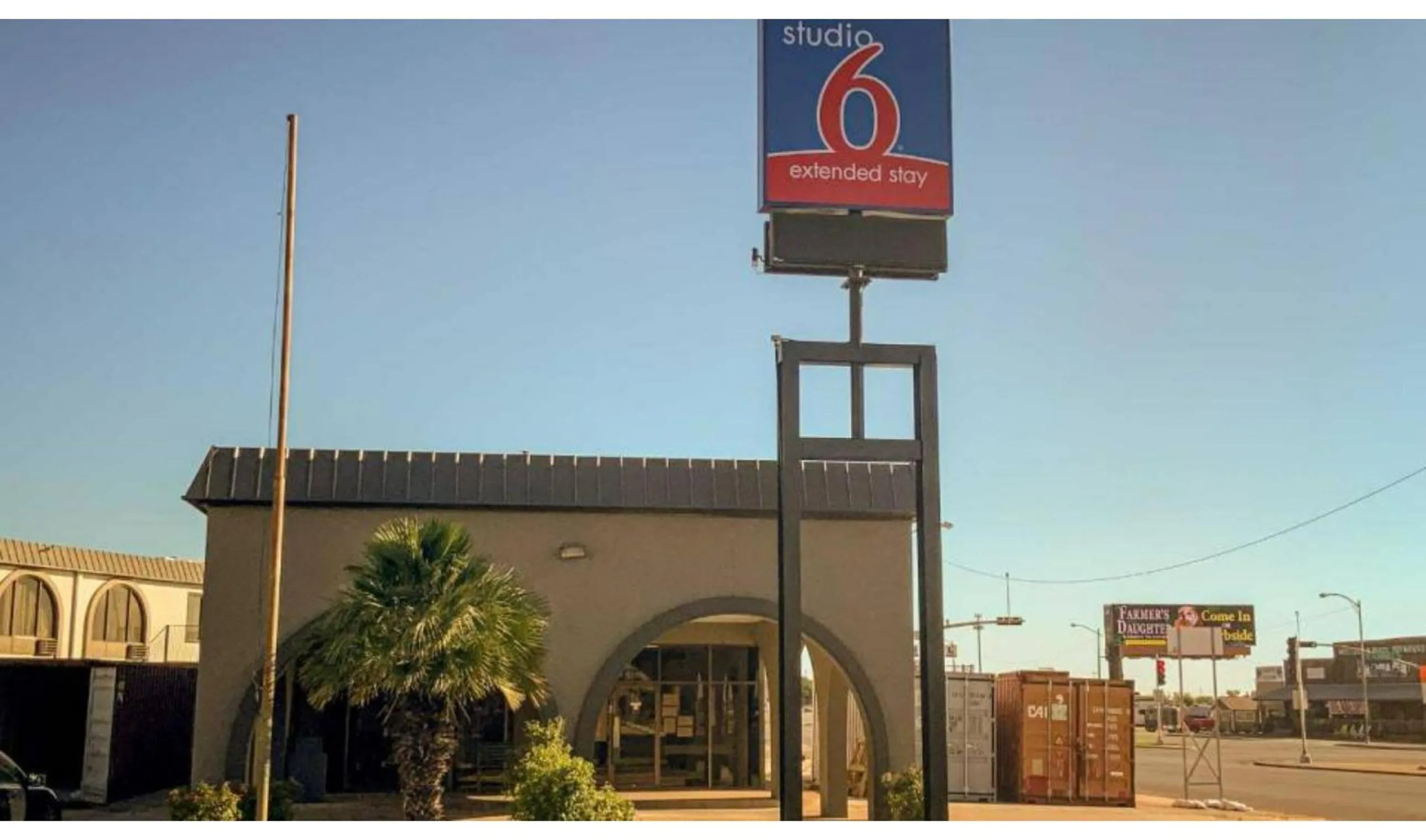 Property building in Studio 6 San Angelo, Tx