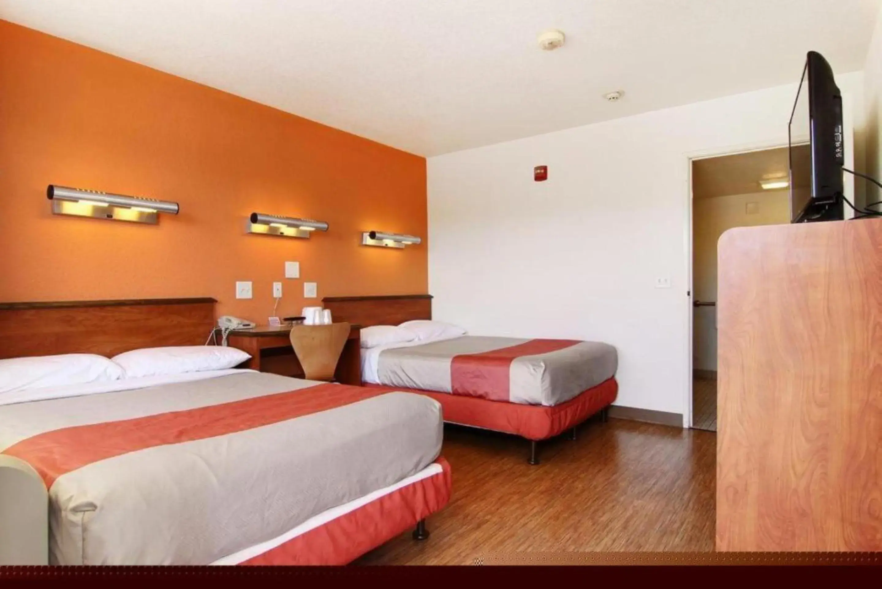 Bedroom, Bed in Studio 6 San Angelo, Tx Bedroom, Bed in Studio 6 San Angelo, Tx