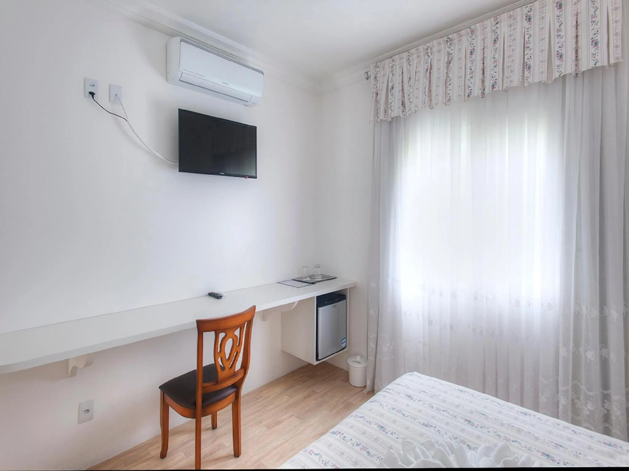 Photo of the whole room, Bed in Pousada Perfume de Canela