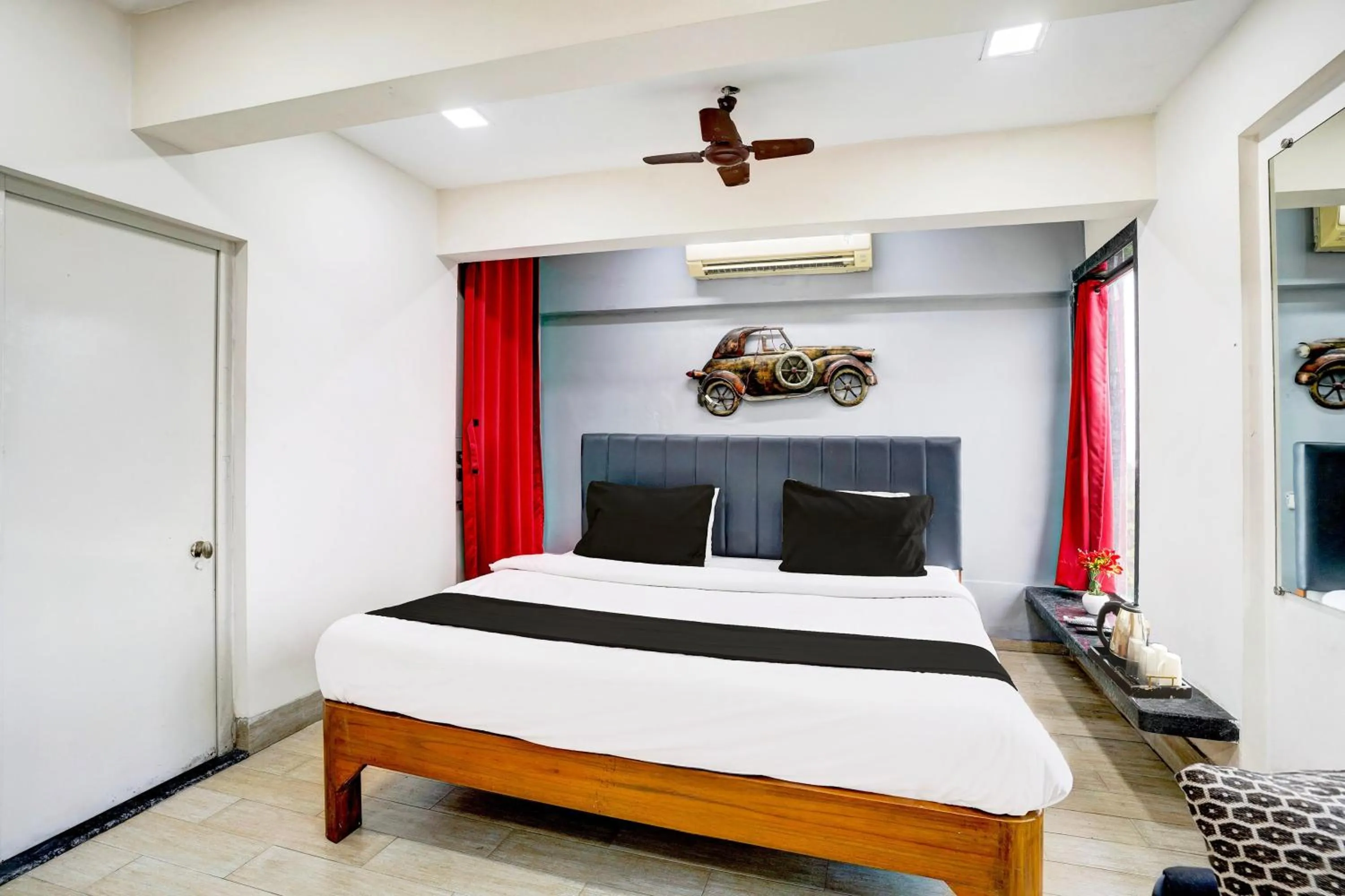 Bedroom, Bed in Super Hotel O Seawoods Near Palm Beach Road Formerly Sai Roop