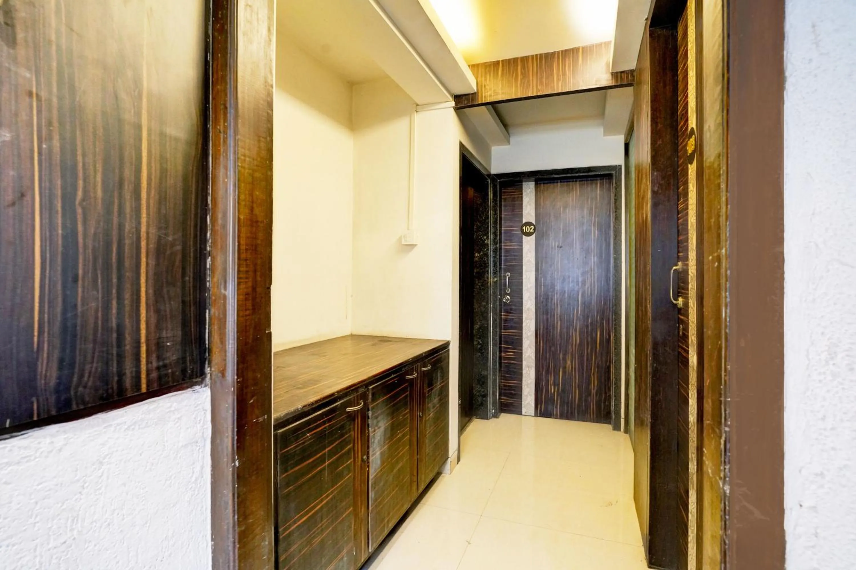 Lobby or reception in Super Hotel O Seawoods Near Palm Beach Road Formerly Sai Roop