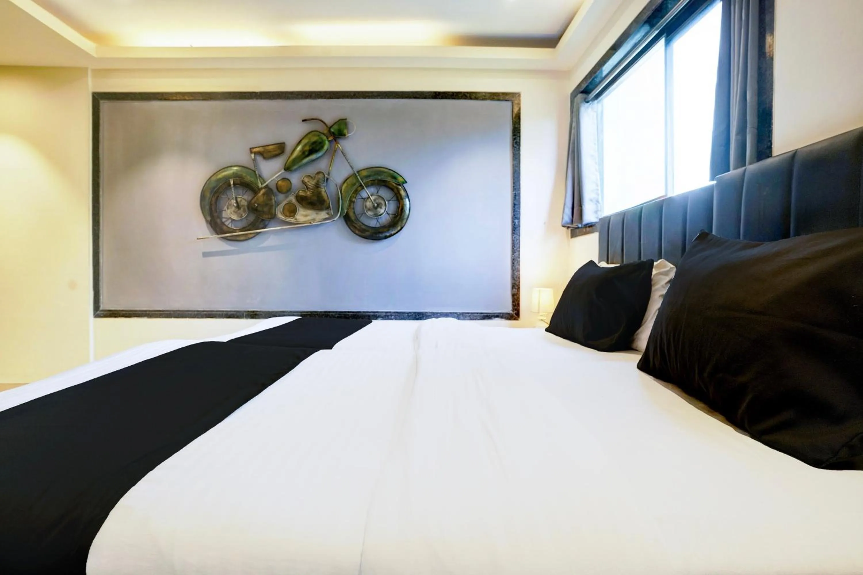 Bedroom, Bed in Super Hotel O Seawoods Near Palm Beach Road Formerly Sai Roop