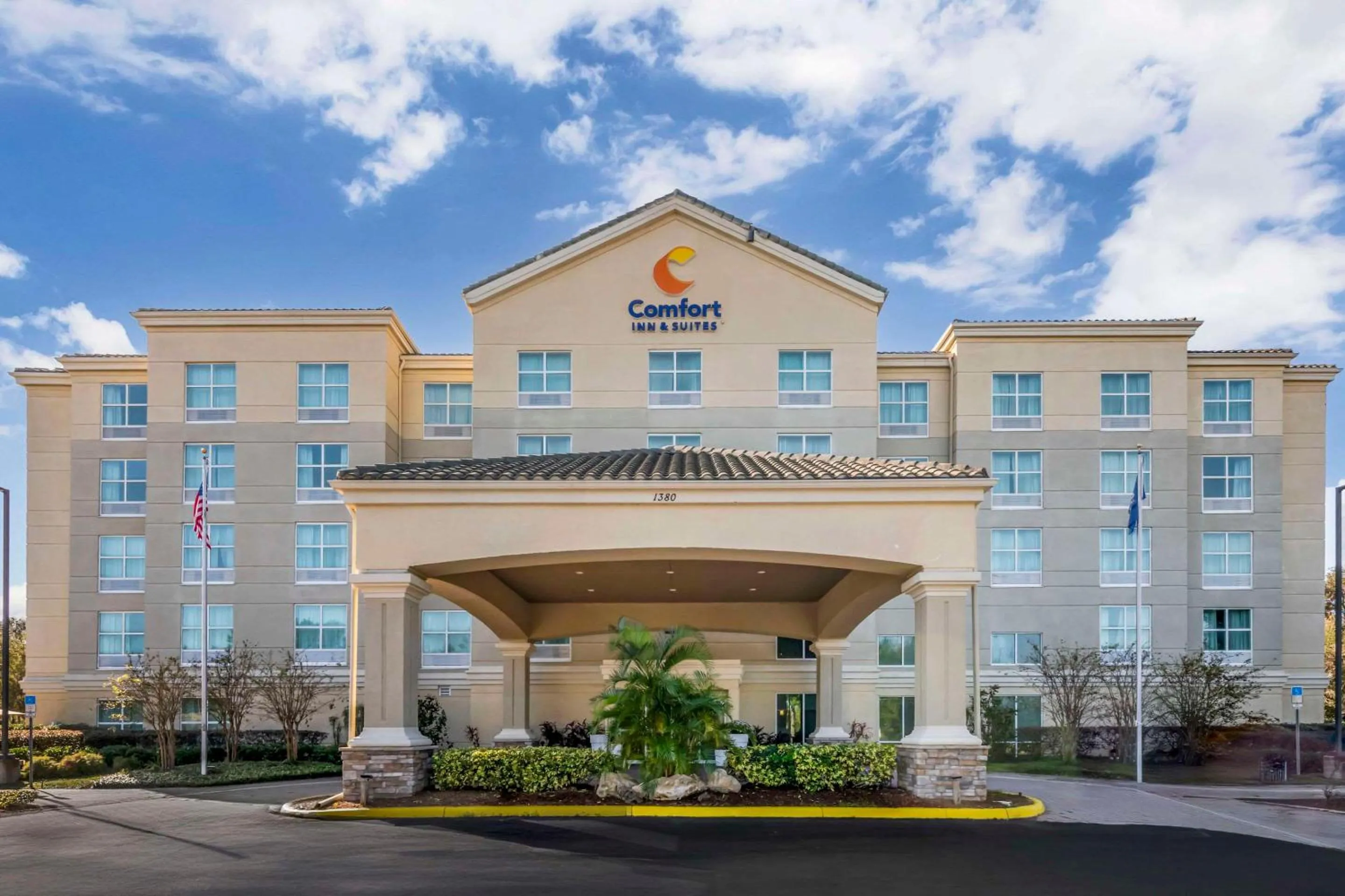Property building in Comfort Inn & Suites Tavares North