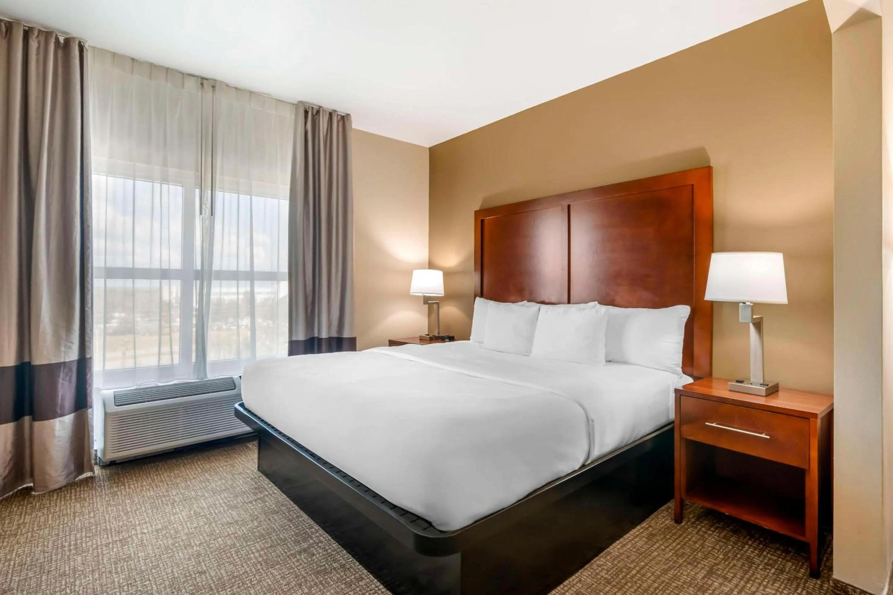Bedroom, Bed in Comfort Inn & Suites Tavares North
