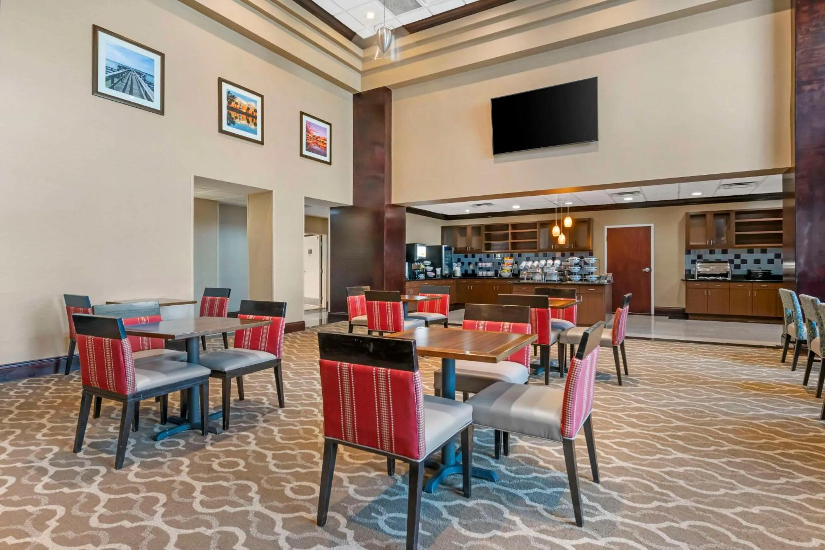 Breakfast in Comfort Inn & Suites Tavares North