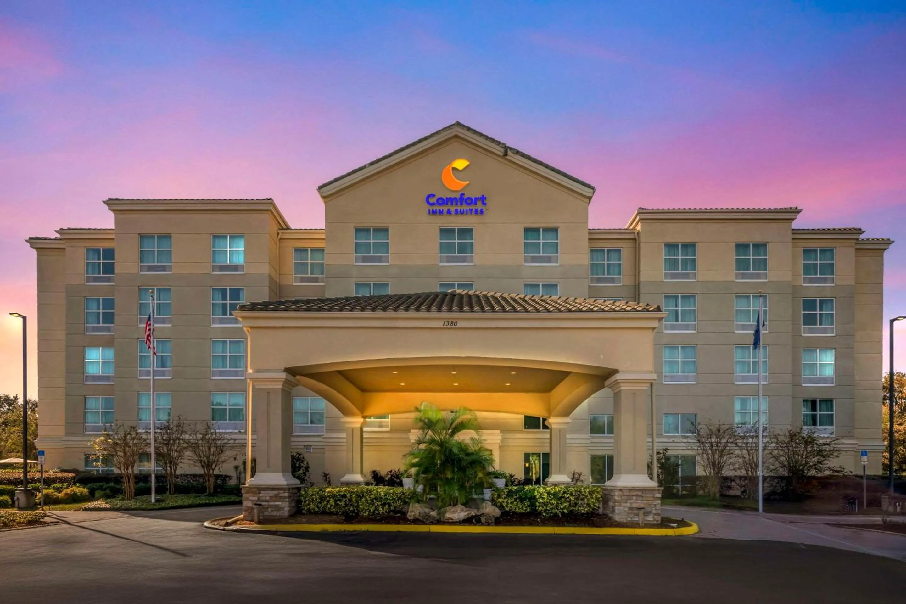 Property building in Comfort Inn & Suites Tavares North