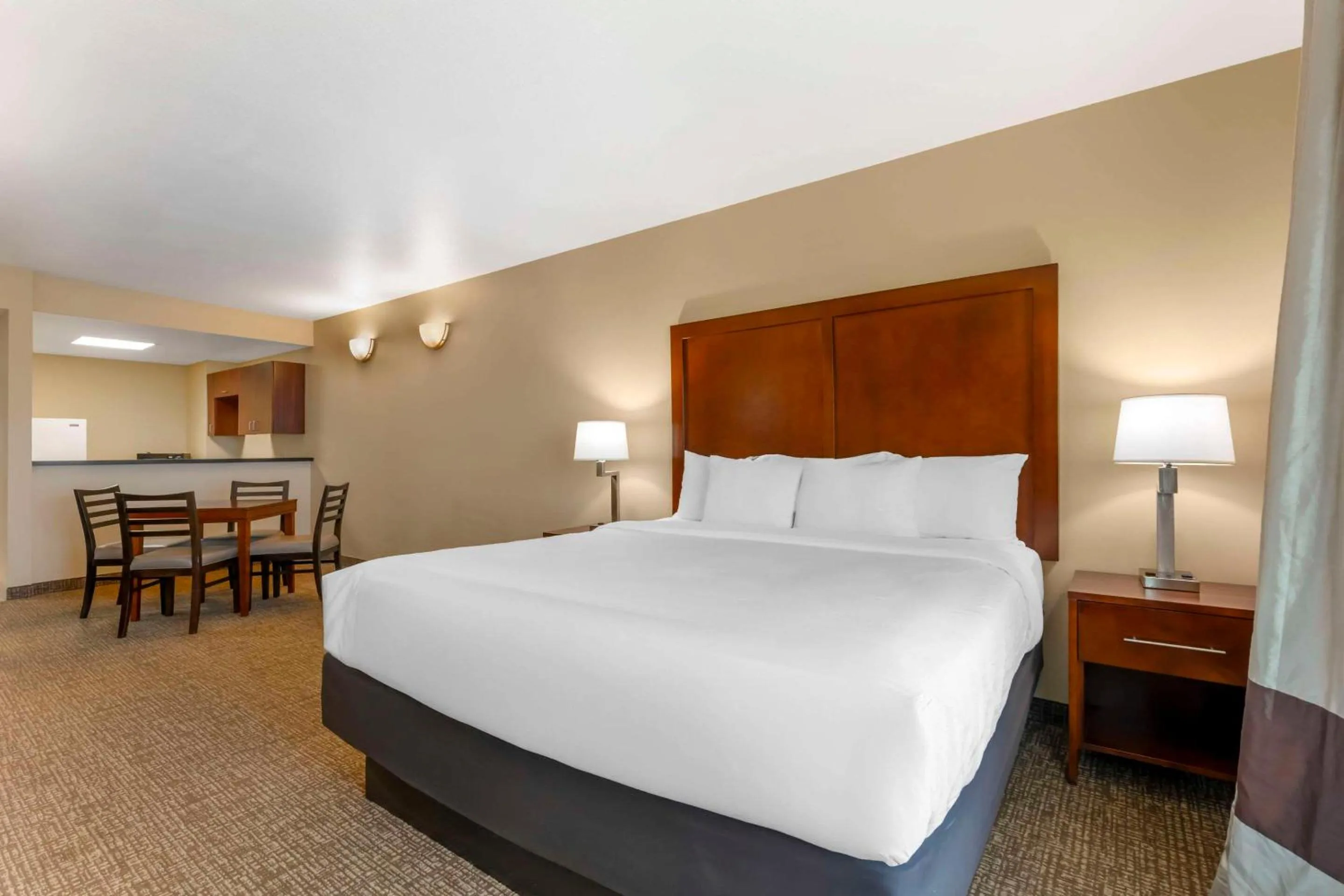 Bedroom, Bed in Comfort Inn & Suites Tavares North