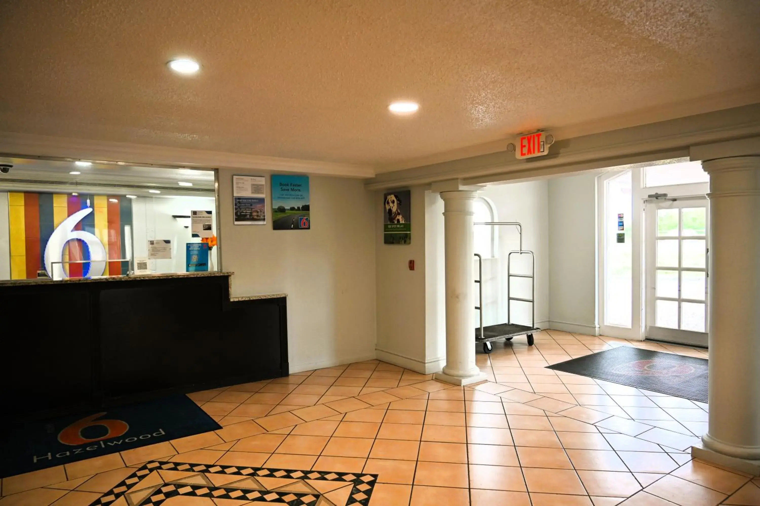 Lobby or reception in Motel 6-Hazelwood, MO Lobby or reception in Motel 6-Hazelwood, MO