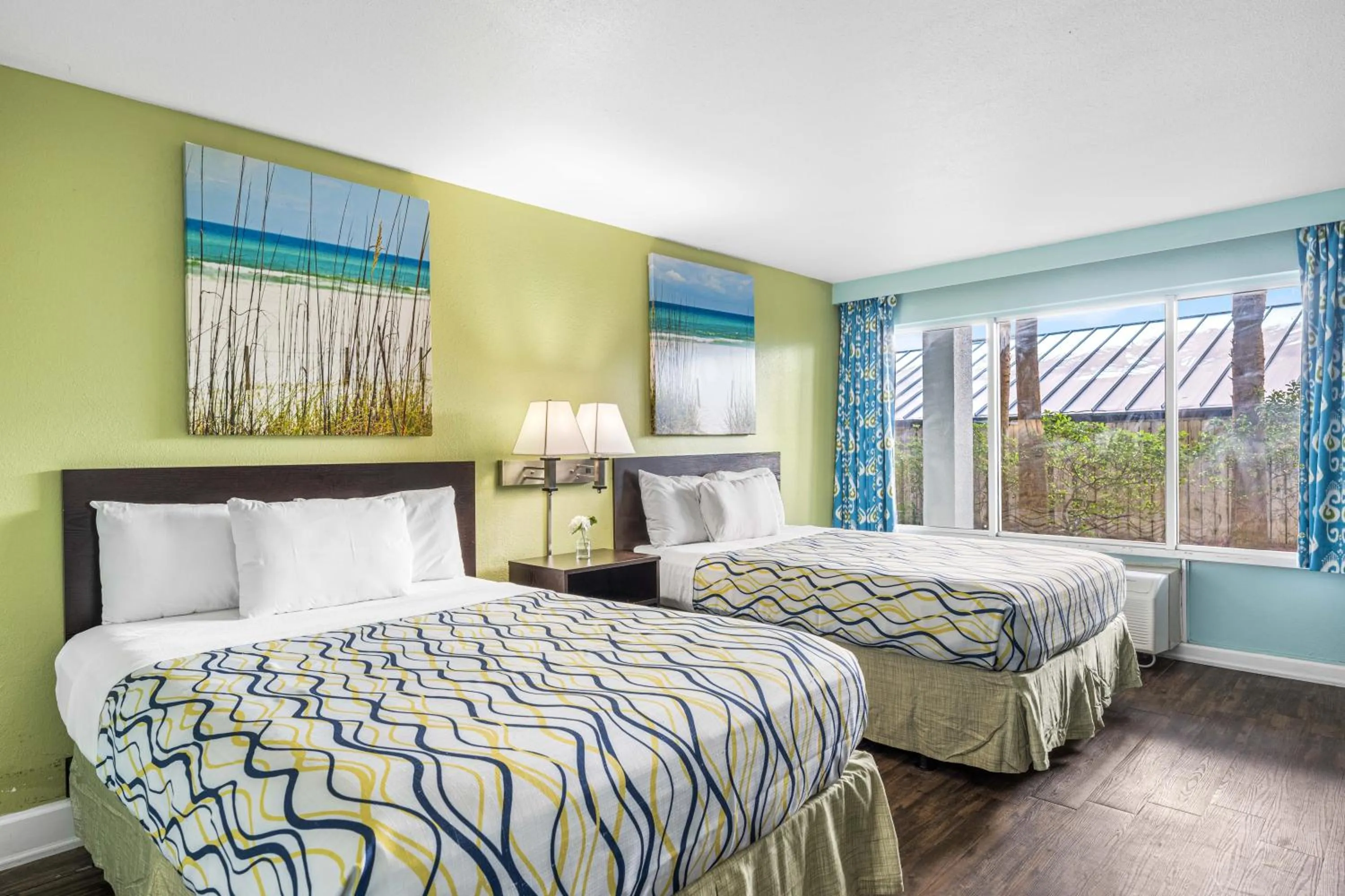 Photo of the whole room, Bed in Boardwalk Beach Hotel