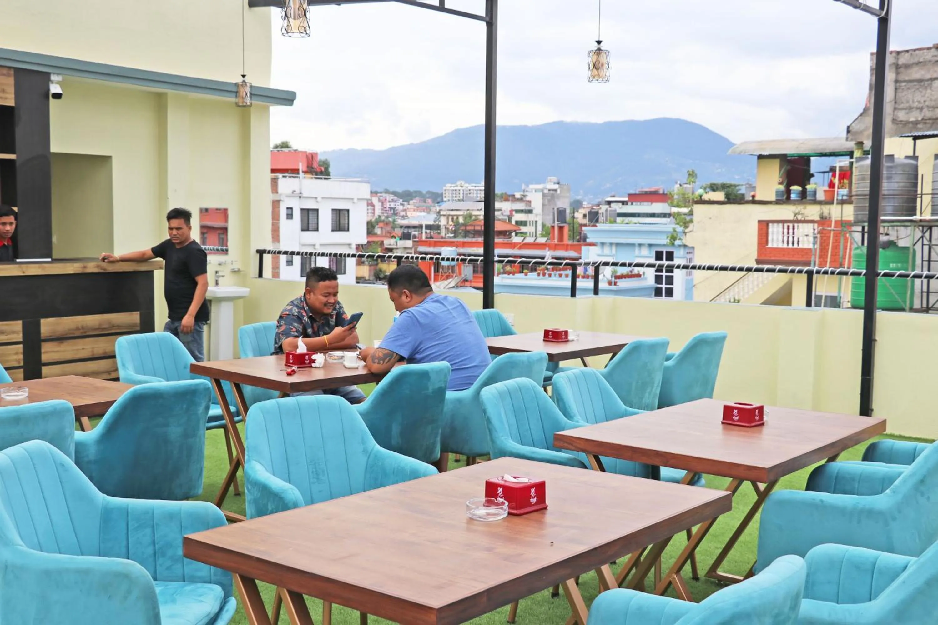 Restaurant/places to eat in Hotel Royal Emperor