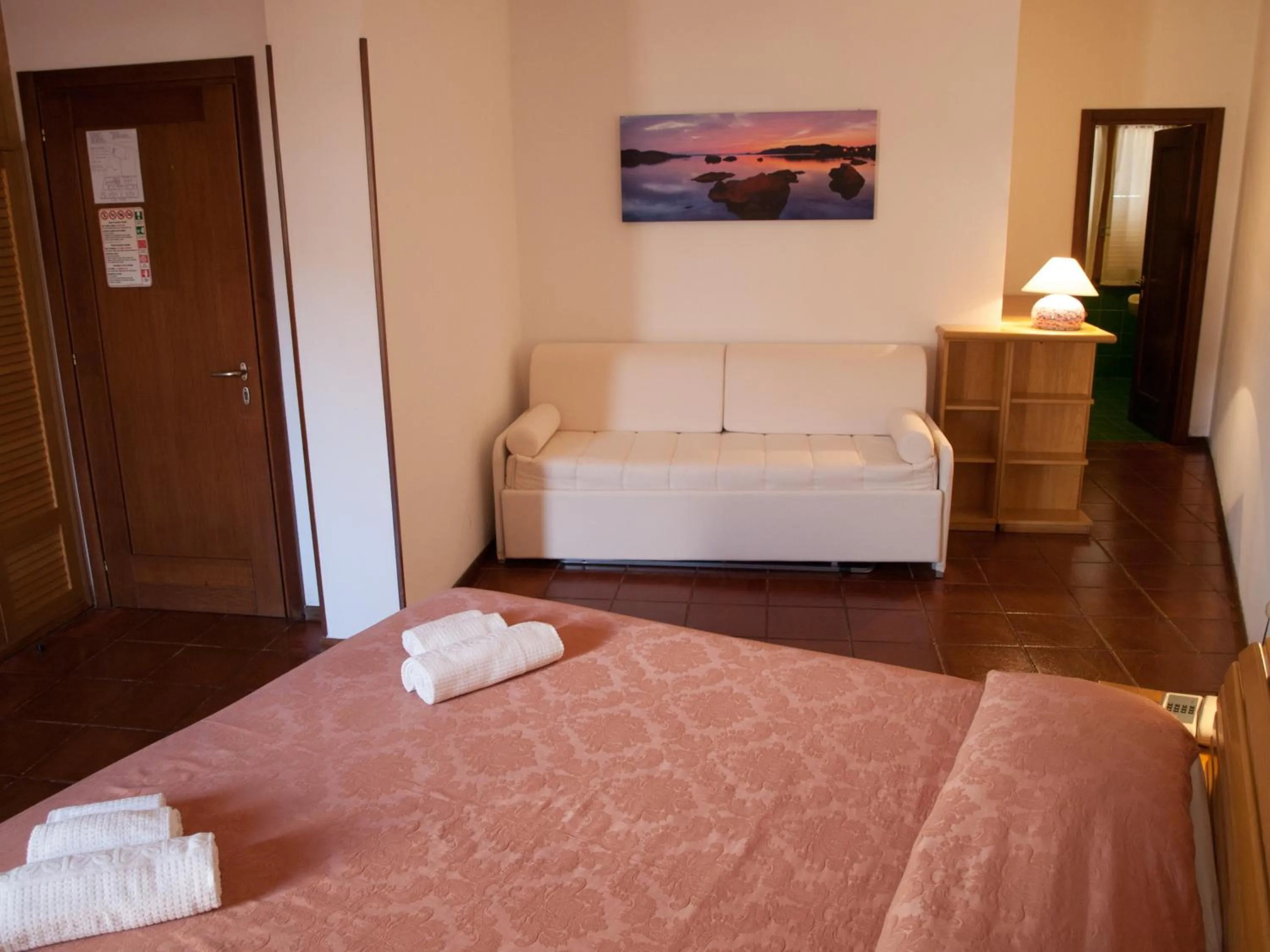 Photo of the whole room in Hotel Garibaldi