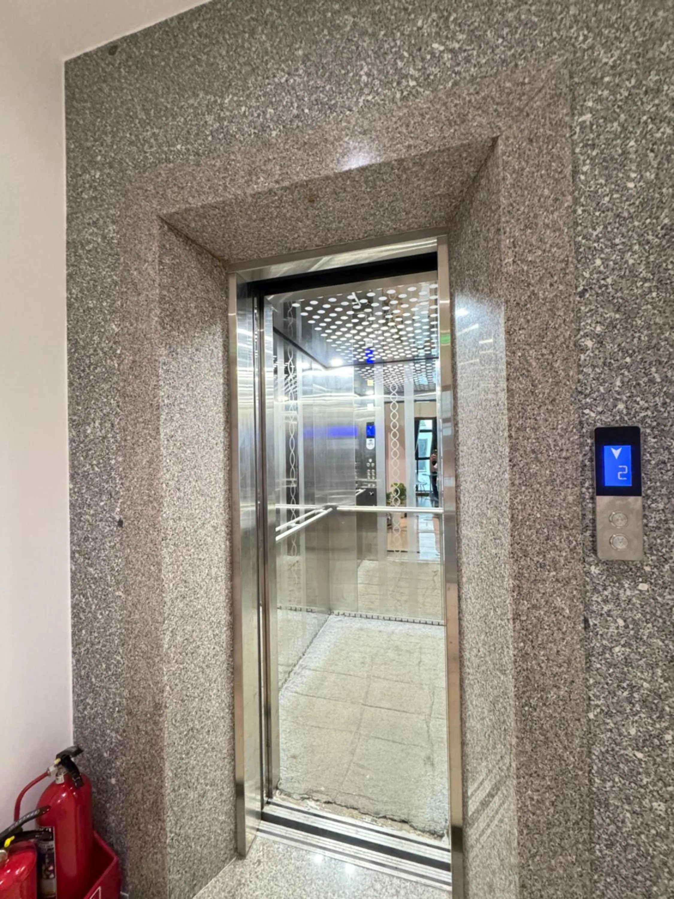 elevator in DreamHome - Sunset