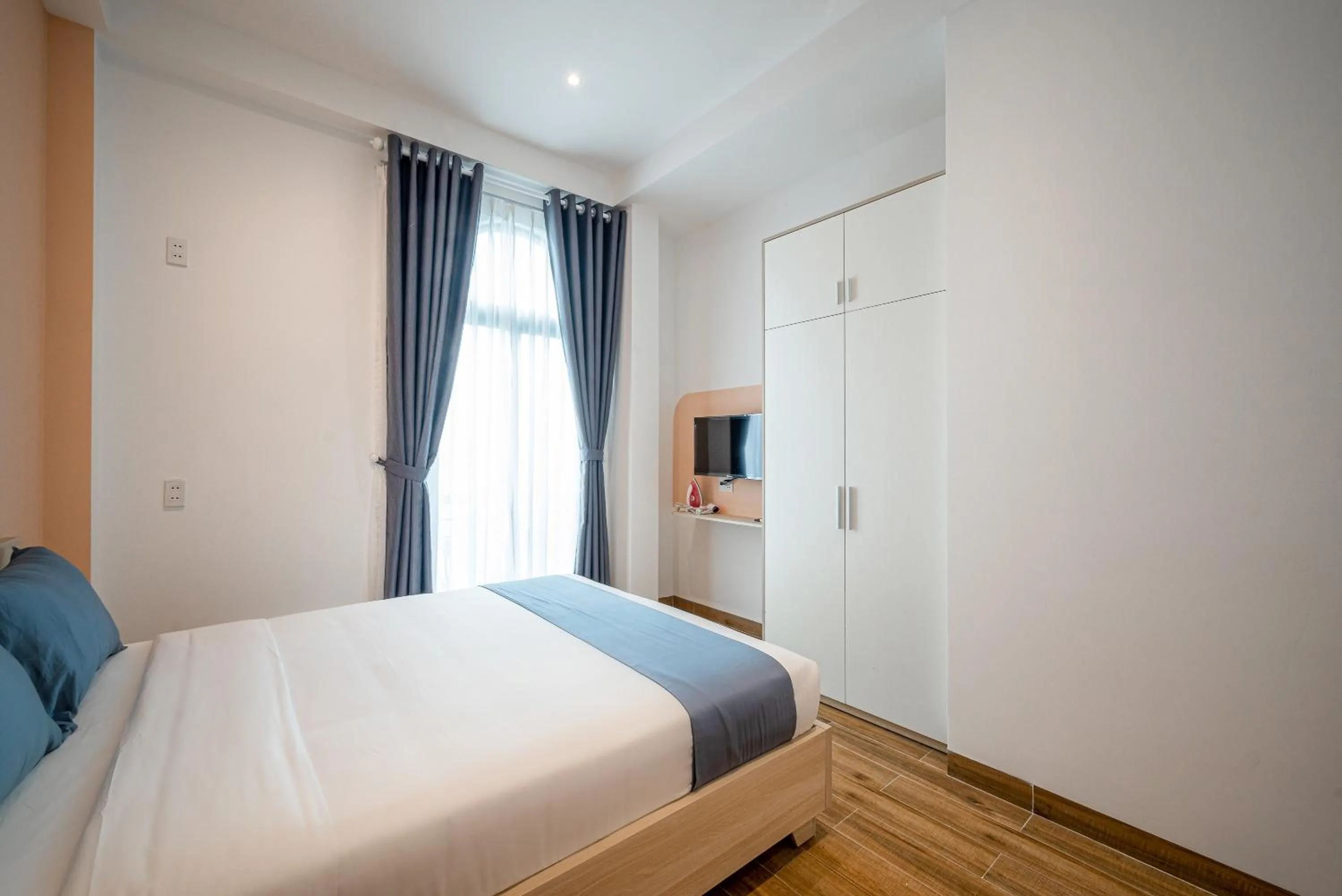 Bed in DreamHome - Sunset