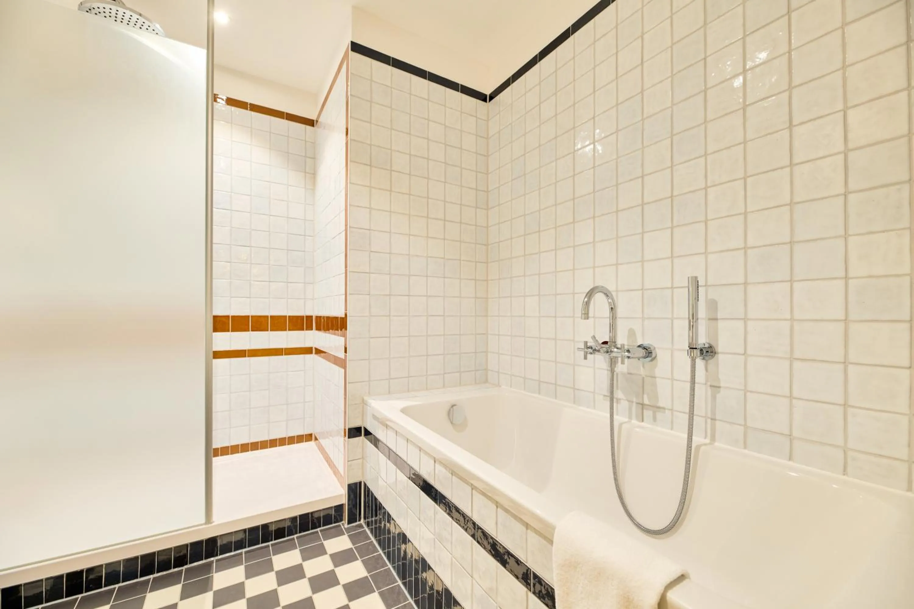 Shower in ARQ Paleis Hotel