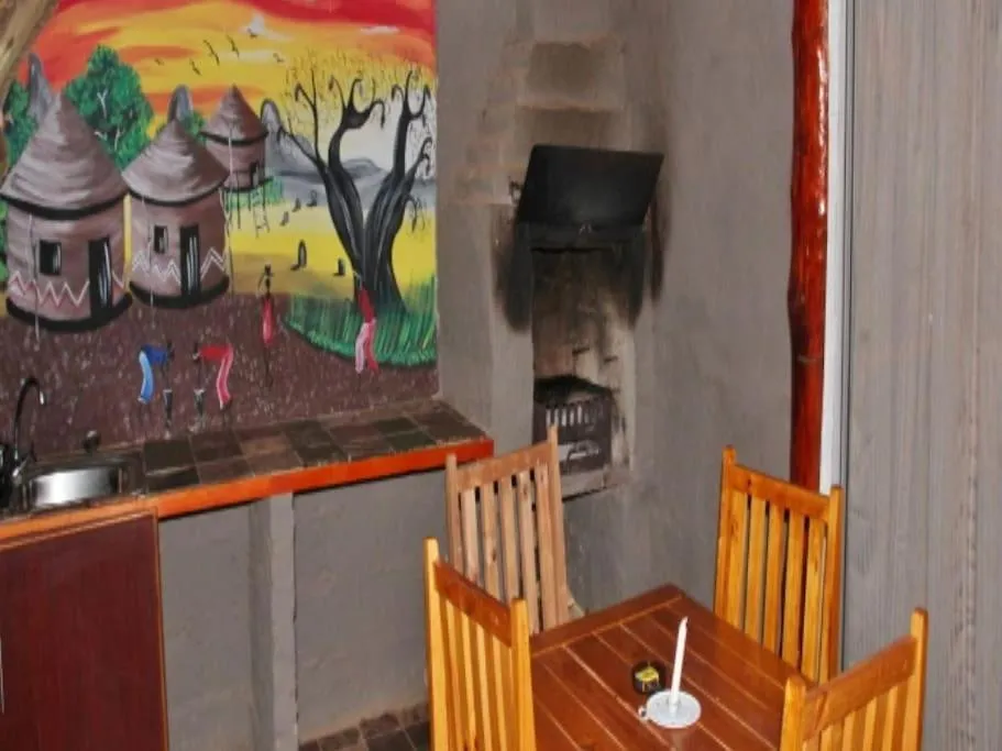 Kitchen or kitchenette in Emahlathini Guest Farm