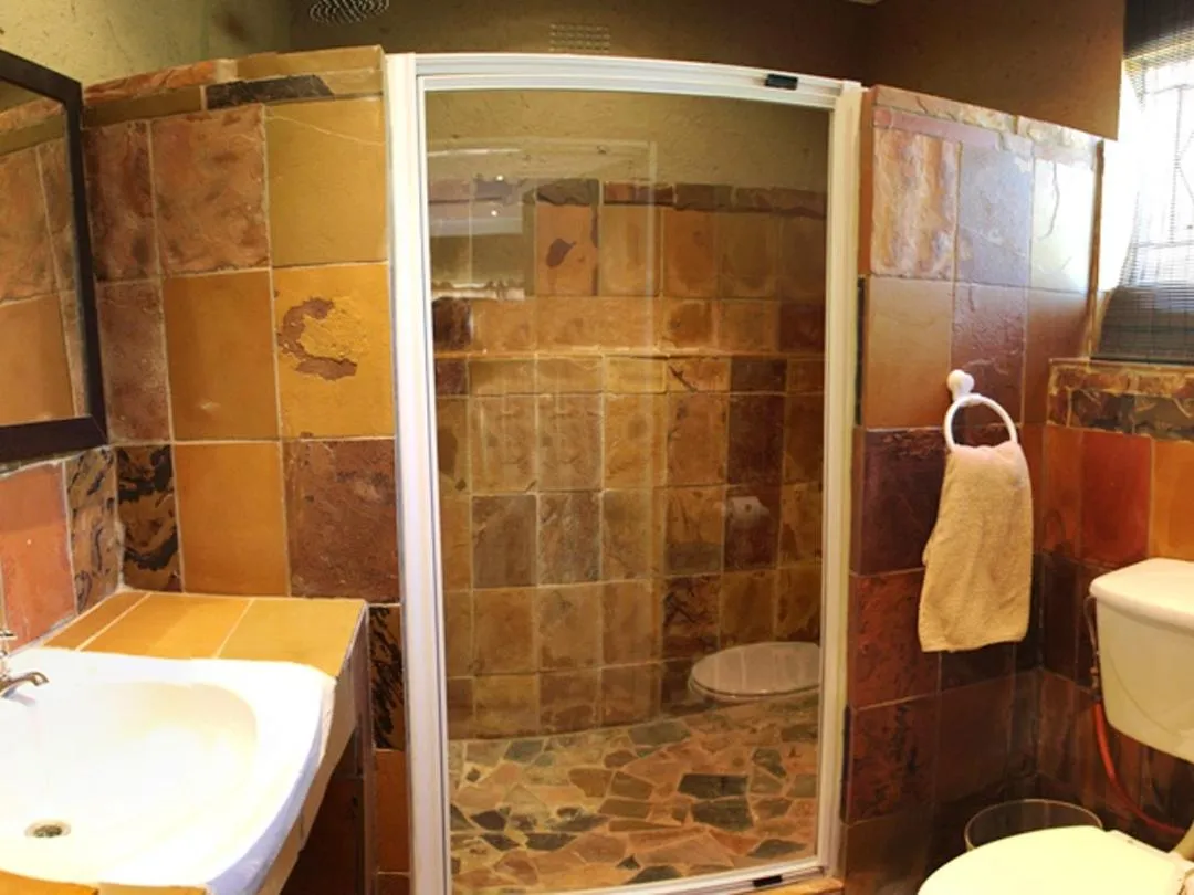 Emahlathini Guest Farm