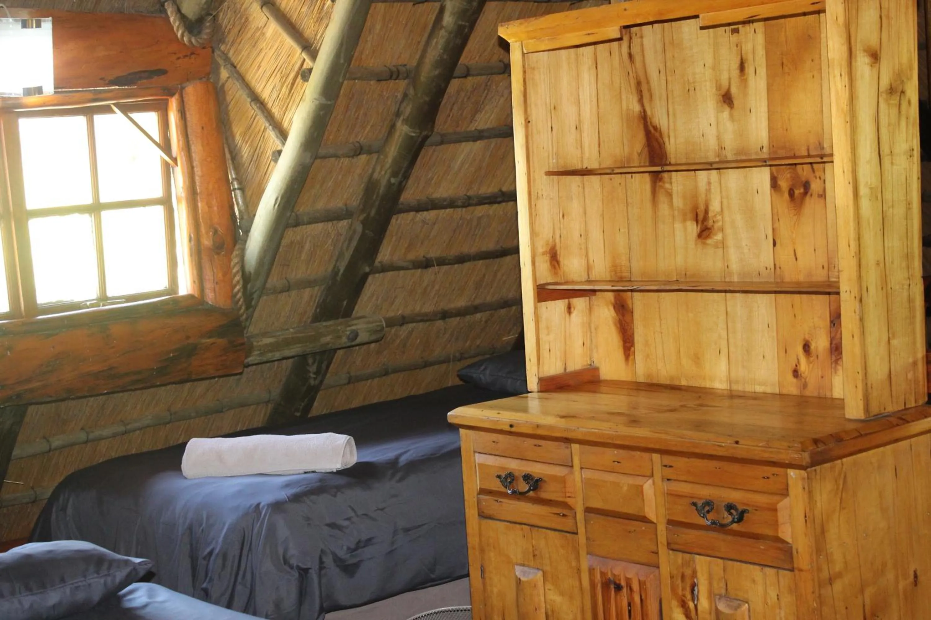 Emahlathini Guest Farm