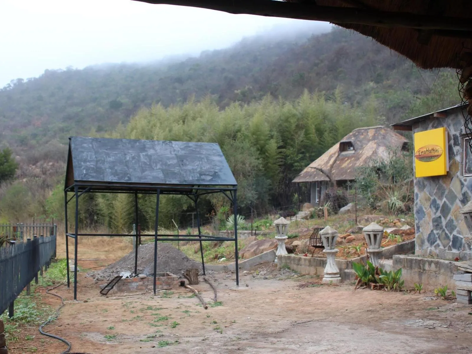 BBQ facilities in Emahlathini Guest Farm