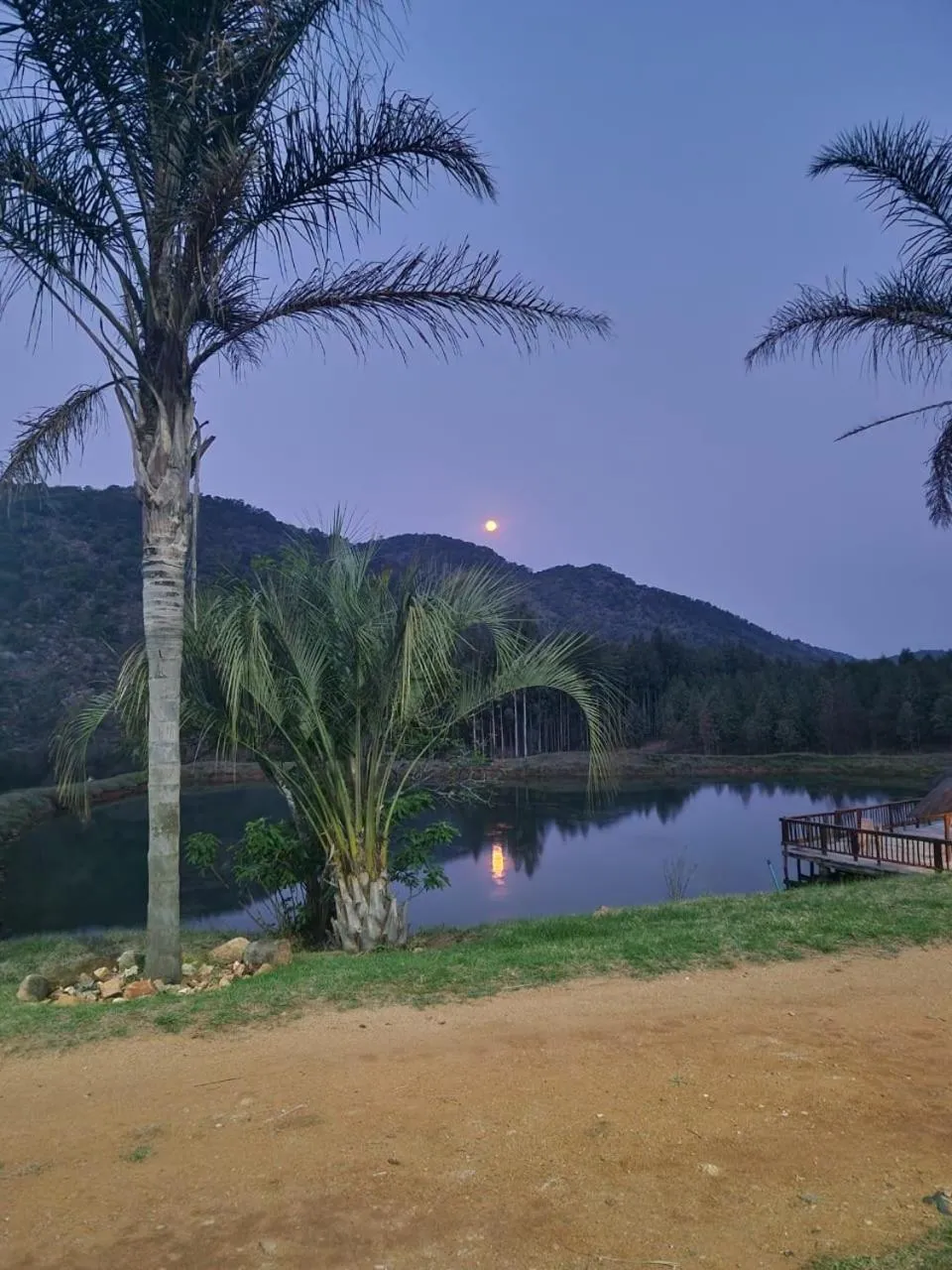 Emahlathini Guest Farm