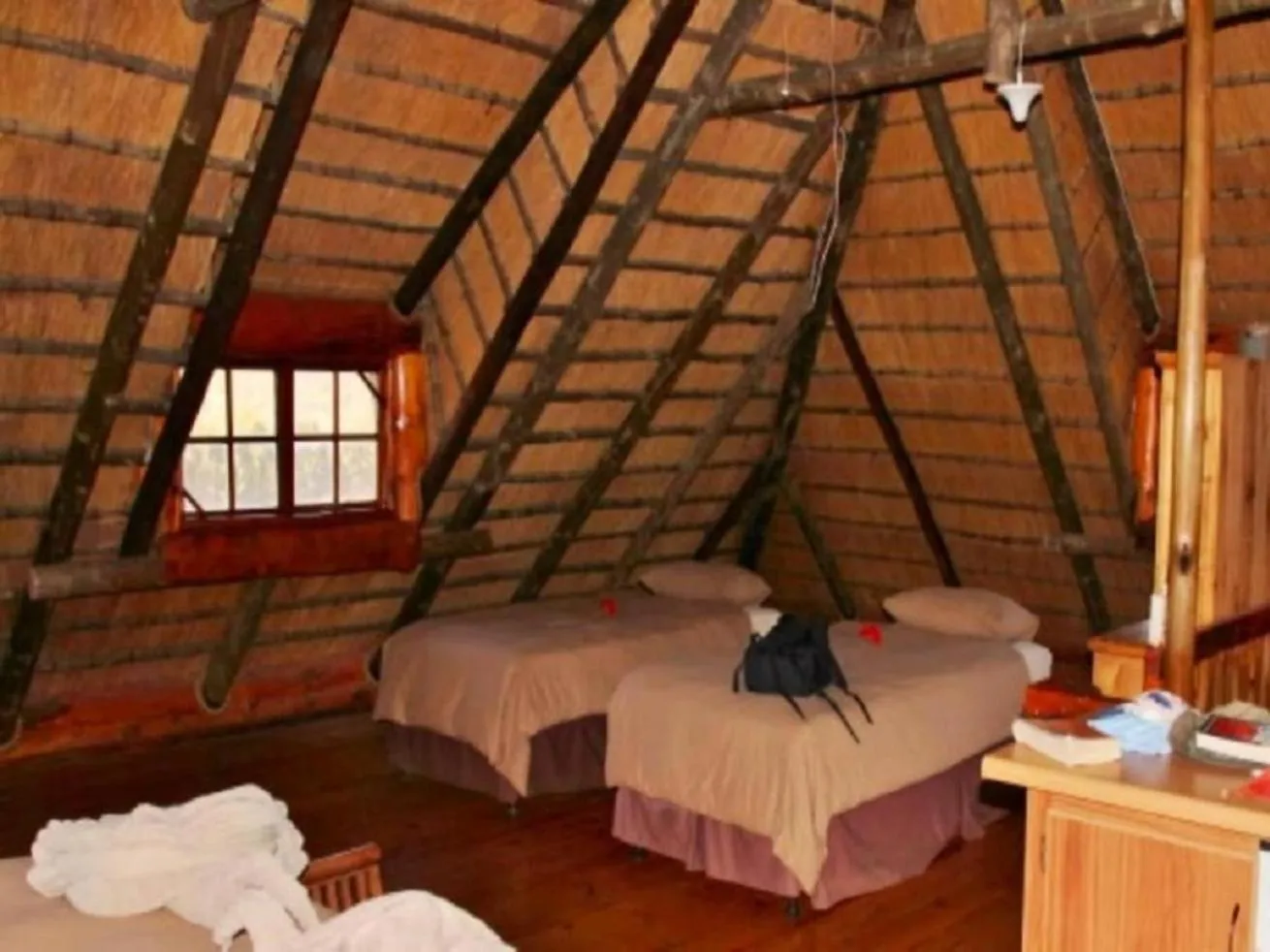 Photo of the whole room, Bed in Emahlathini Guest Farm