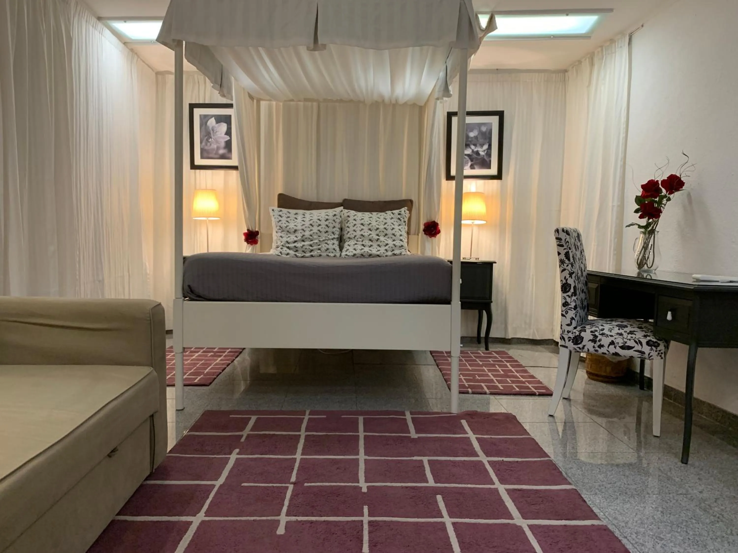 Decorative detail, Bed in Discovery Apartment Estrela