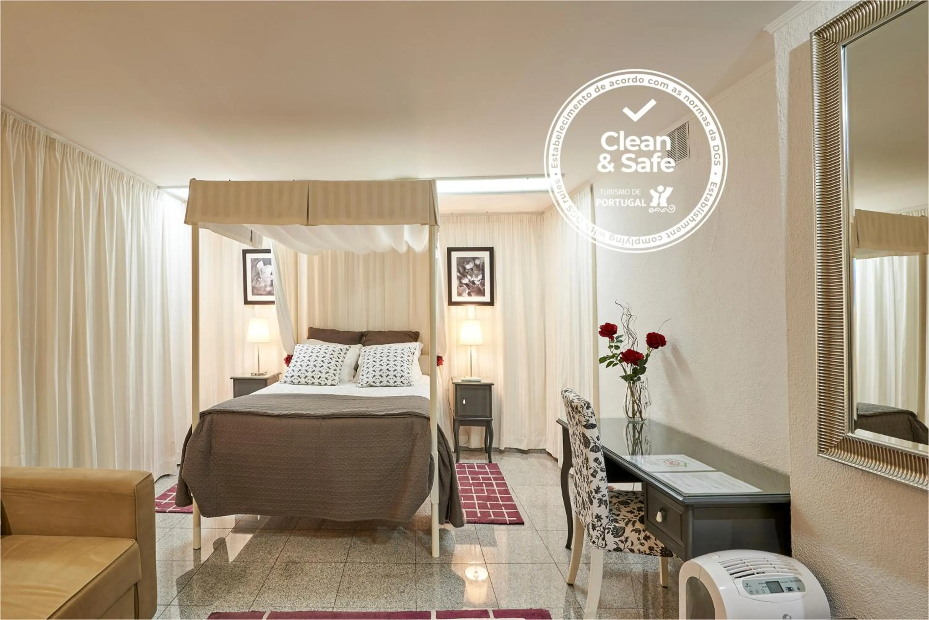 Decorative detail, Bed in Discovery Apartment Estrela