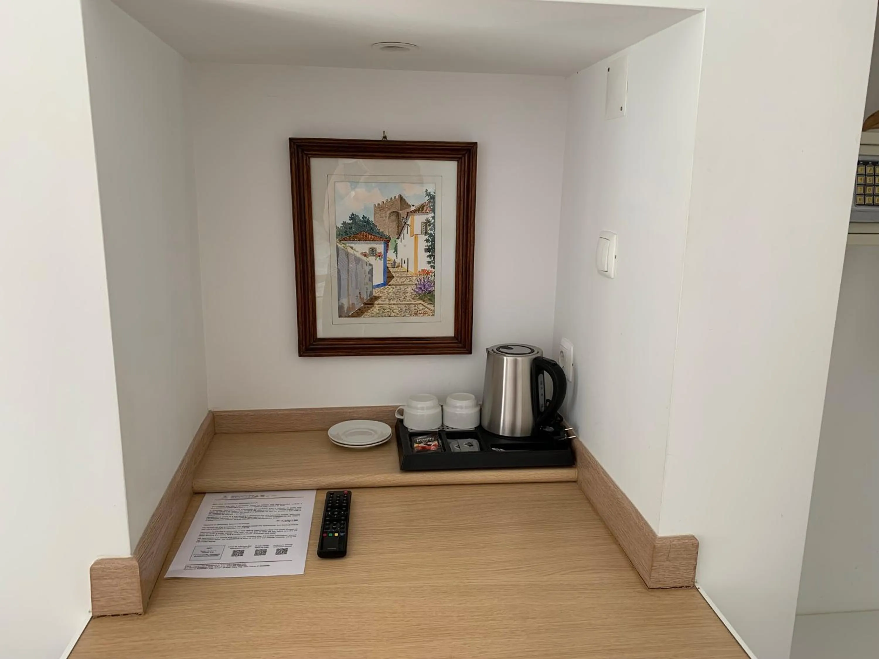 Coffee/tea facilities in Discovery Apartment Estrela