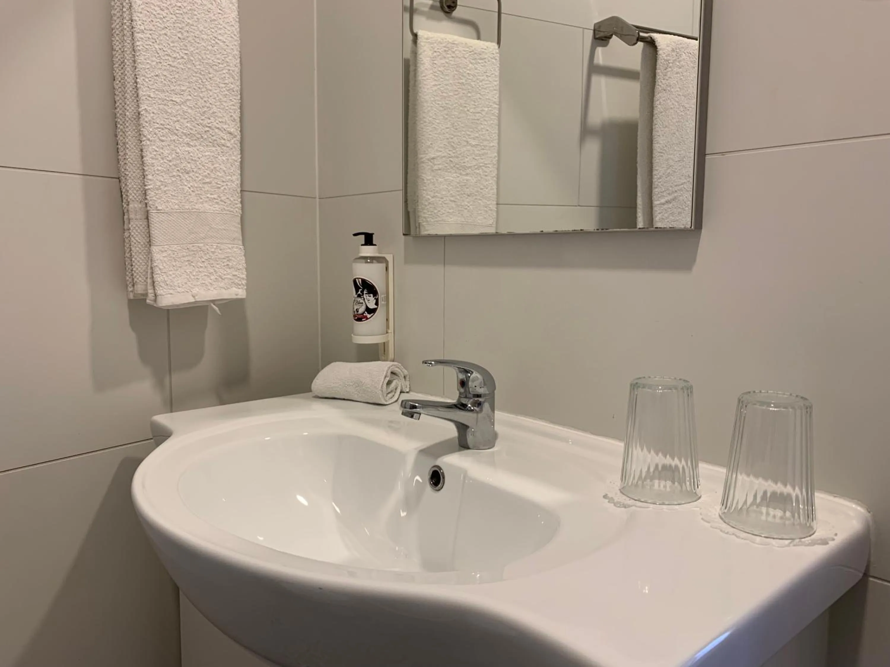 Bathroom in Discovery Apartment Estrela