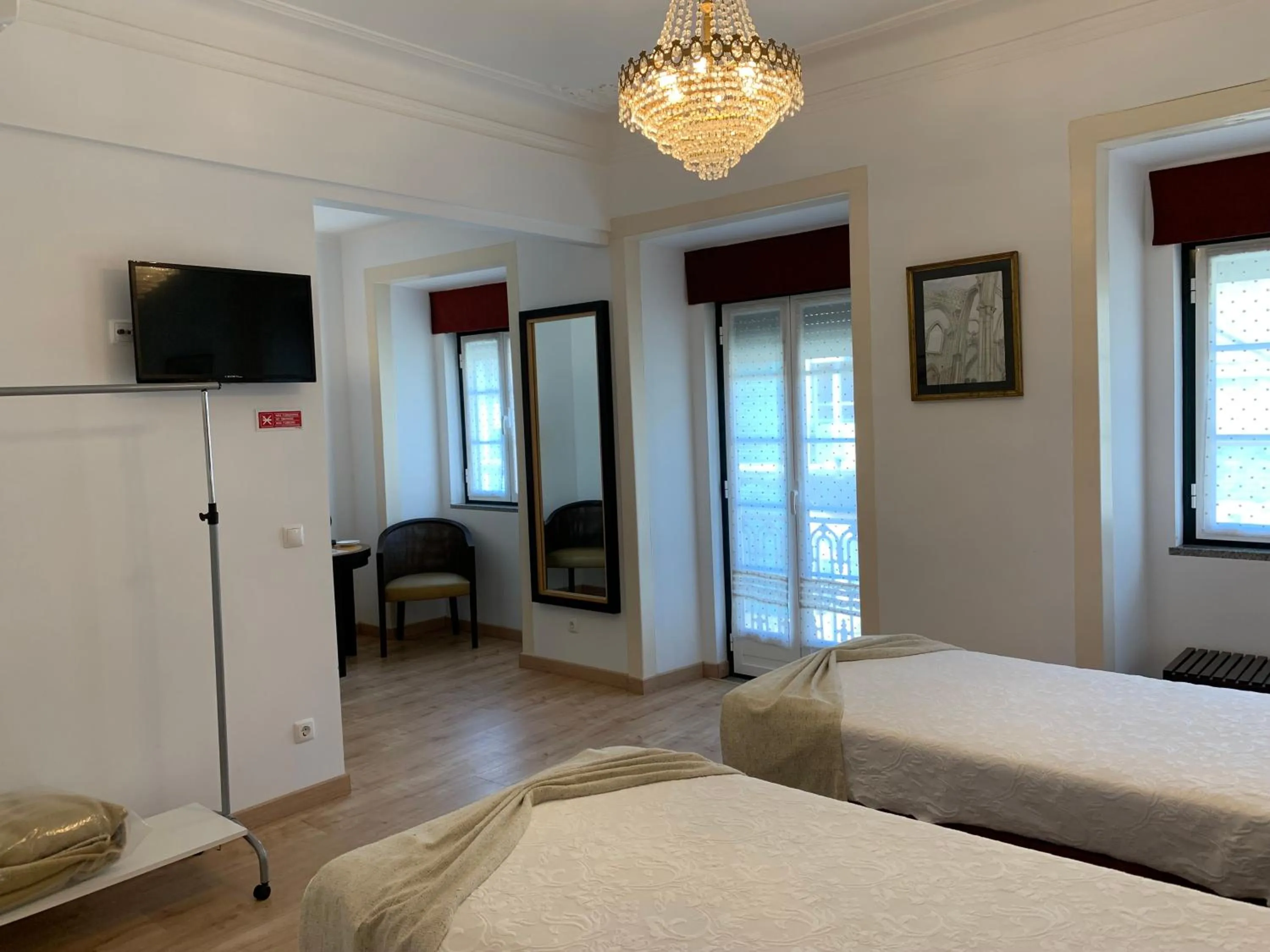 View (from property/room), Bed in Discovery Apartment Estrela