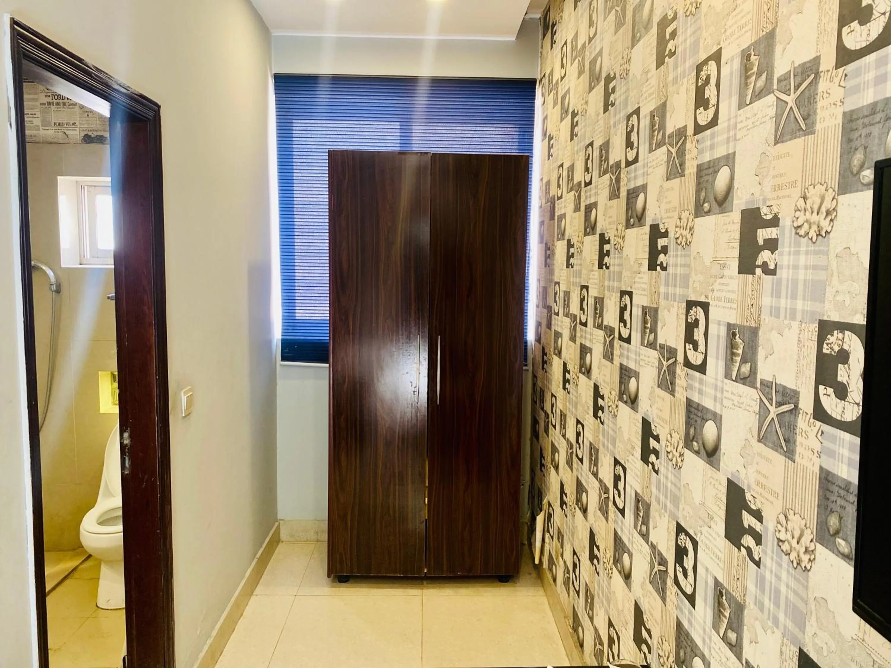 wardrobe in HOTEL ROYAL ONE