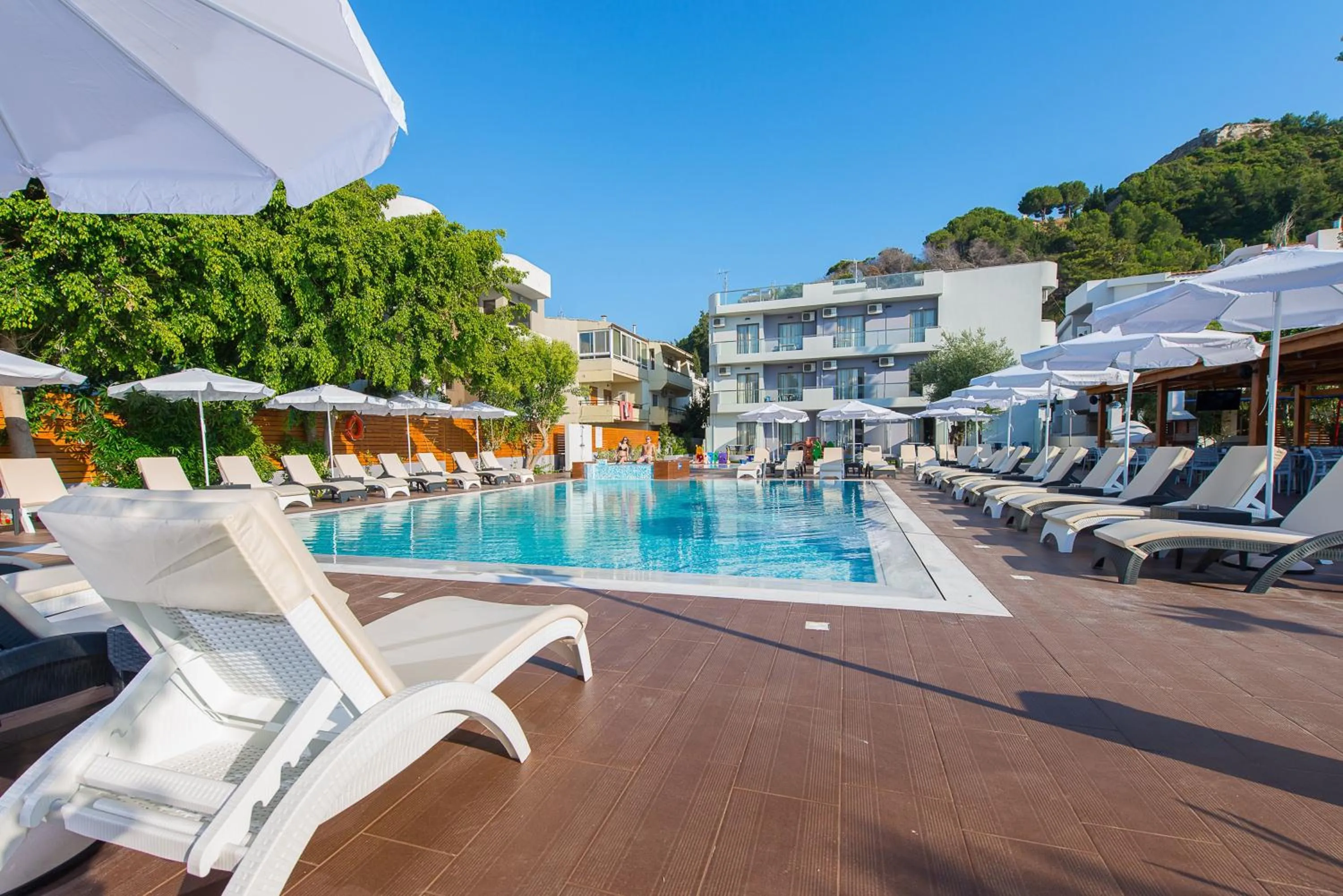 Swimming pool in Sunny Days Hotel