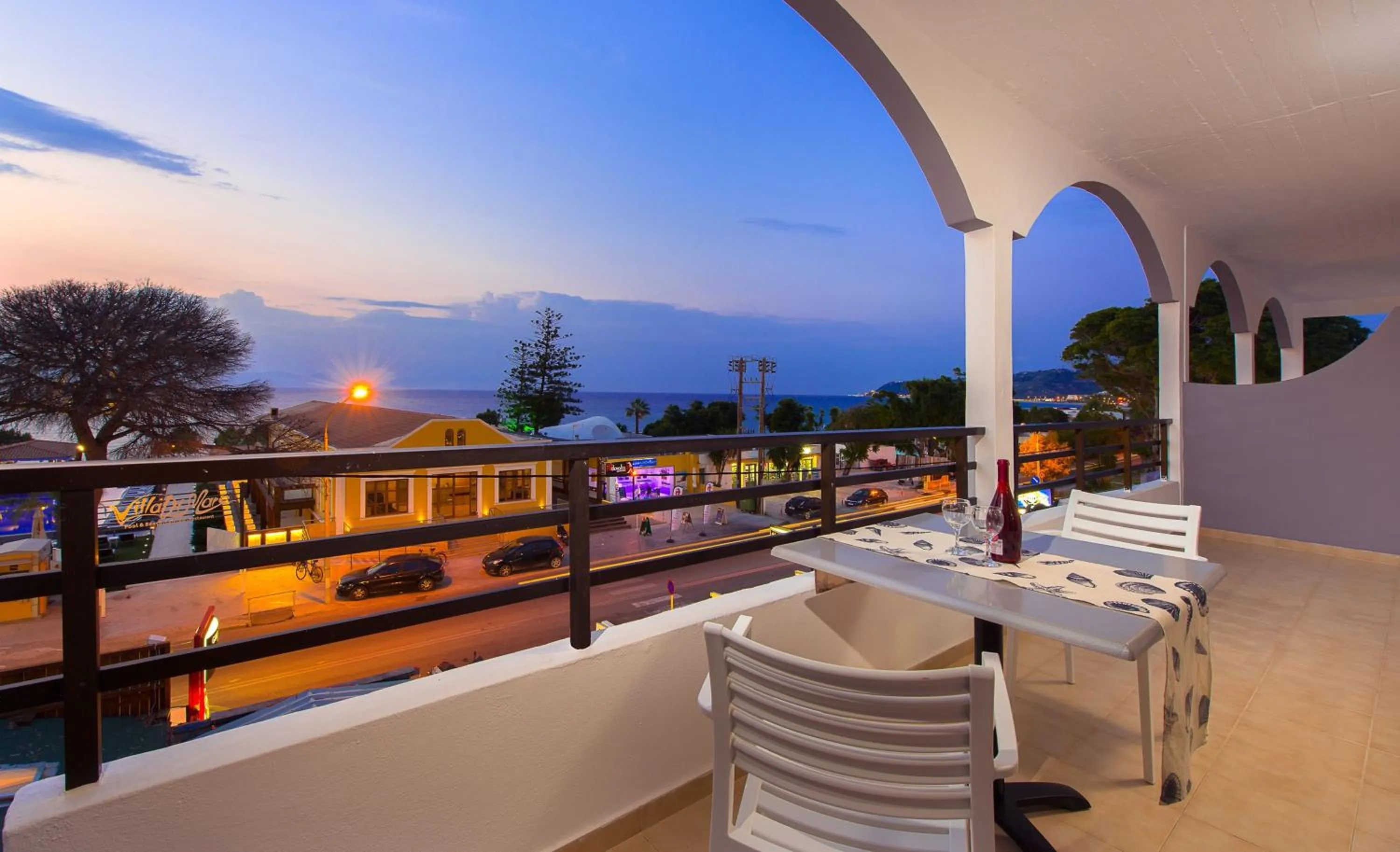 Balcony/Terrace in Sunny Days Hotel