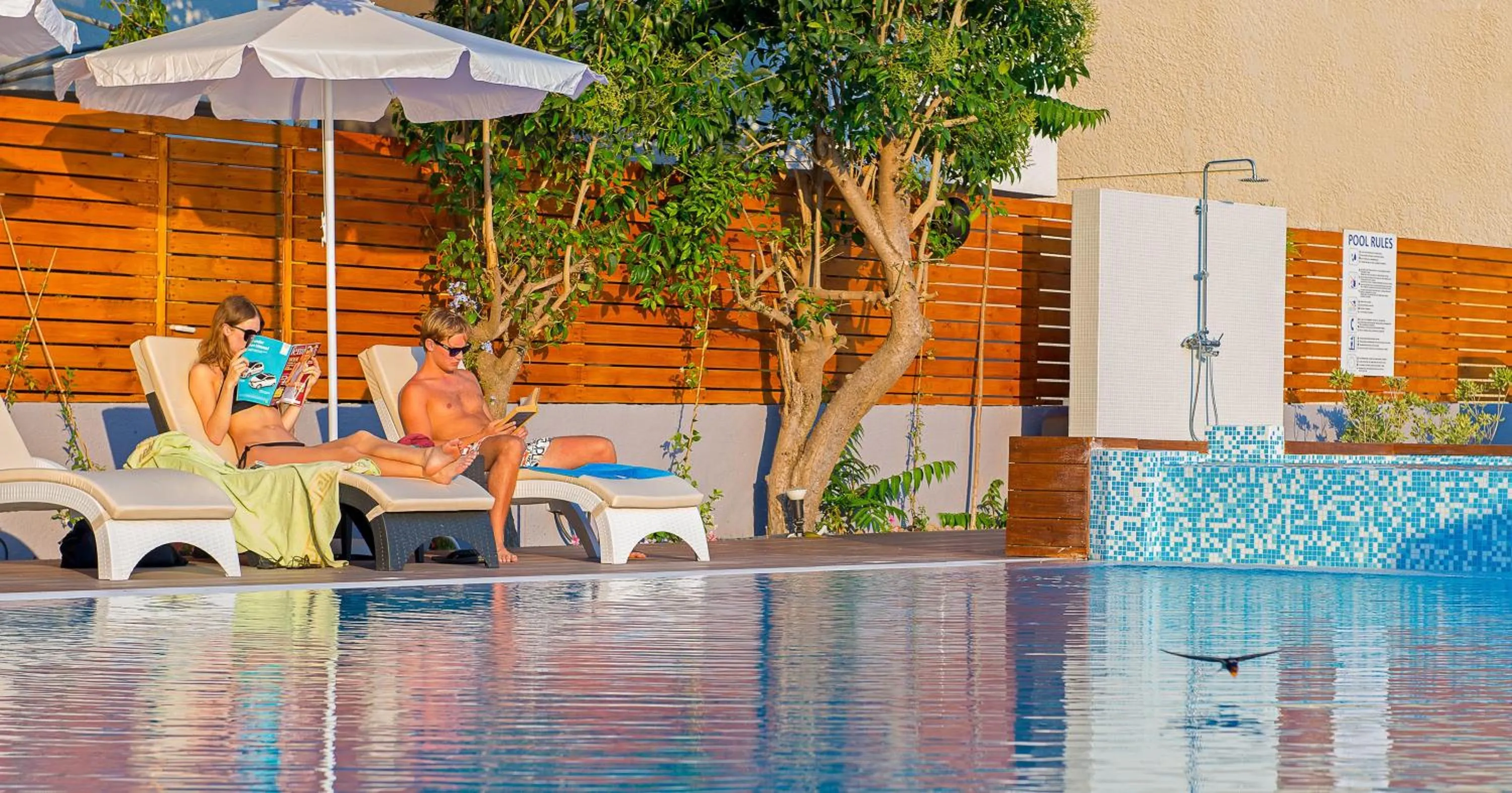 Swimming pool in Sunny Days Hotel
