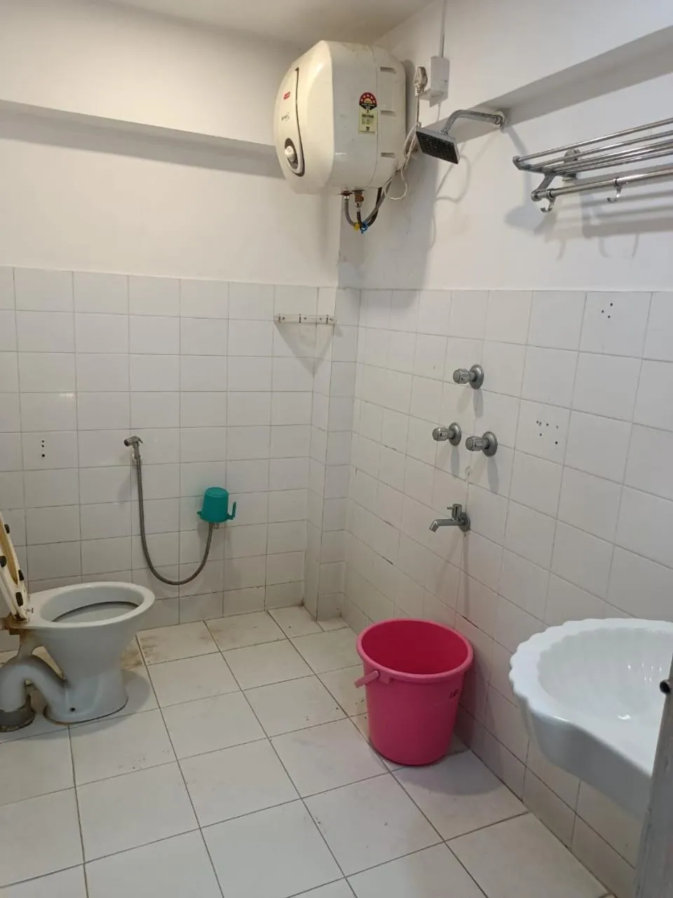 Toilet in Kusum Hotel