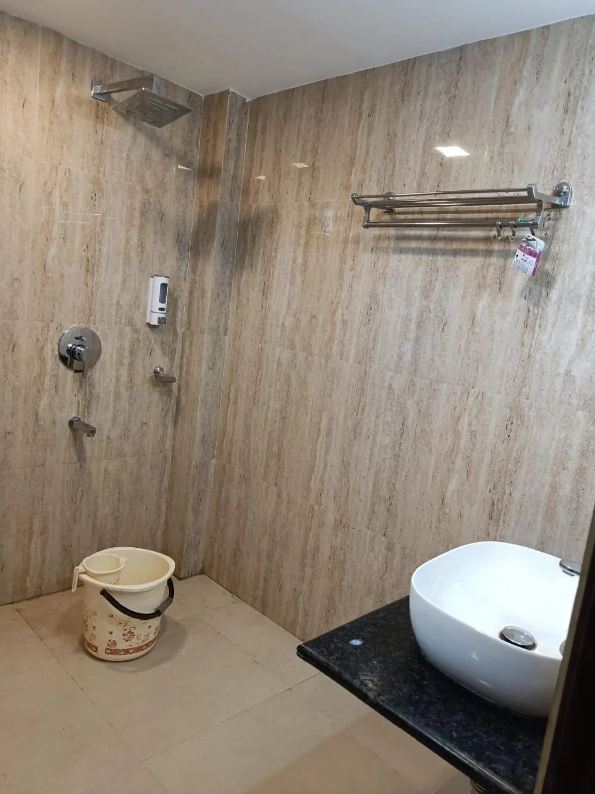Shower in Kusum Hotel
