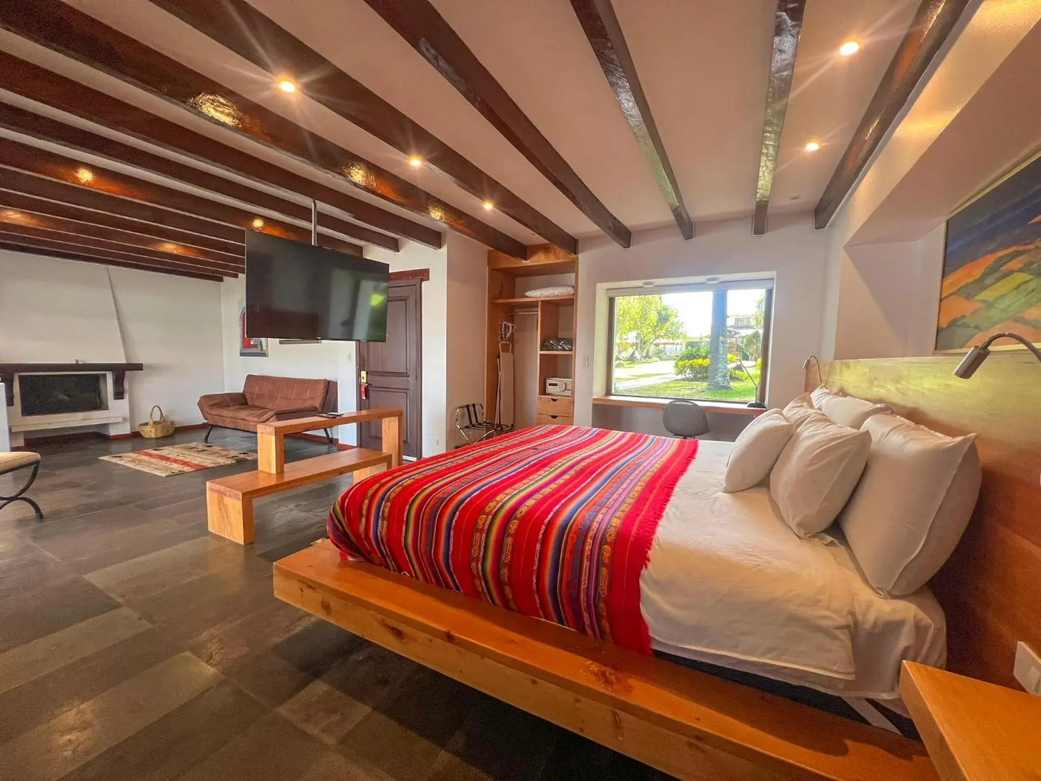 King Suite - single occupancy - Non-Smoking in San Jose de Puembo Quito Airport, an Ascend Collection Hotel King Suite - single occupancy - Non-Smoking in San Jose de Puembo Quito Airport, an Ascend Collection Hotel