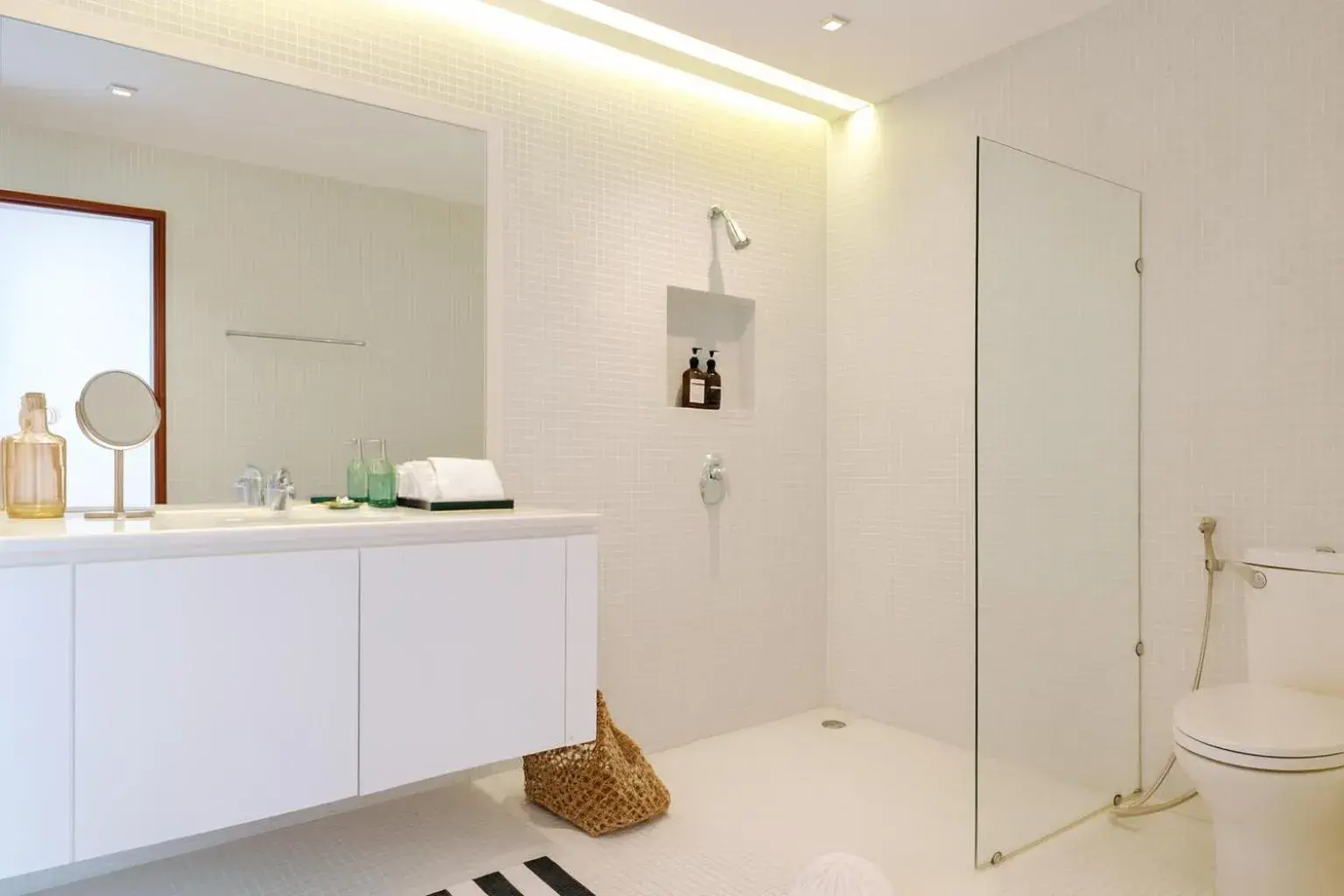 Bathroom in Villa Nevaeh - Ocean Front Private Villa Kamala Beach Bathroom in Villa Nevaeh - Ocean Front Private Villa Kamala Beach