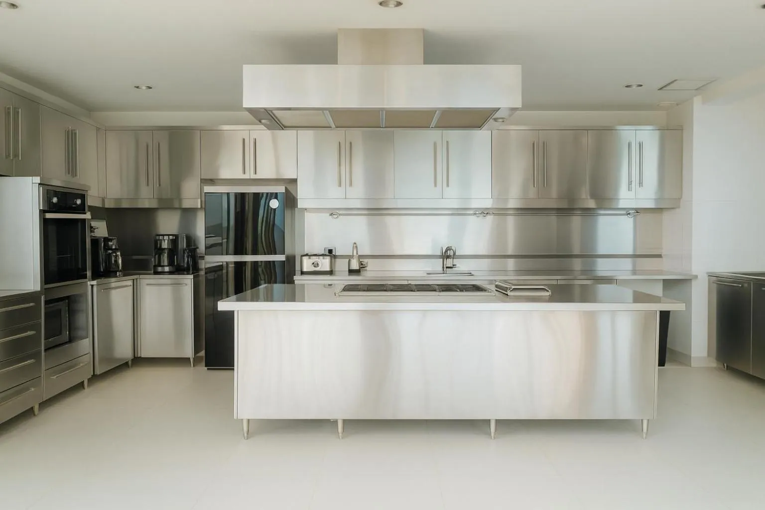 Kitchen or kitchenette in Villa Nevaeh - Ocean Front Private Villa Kamala Beach