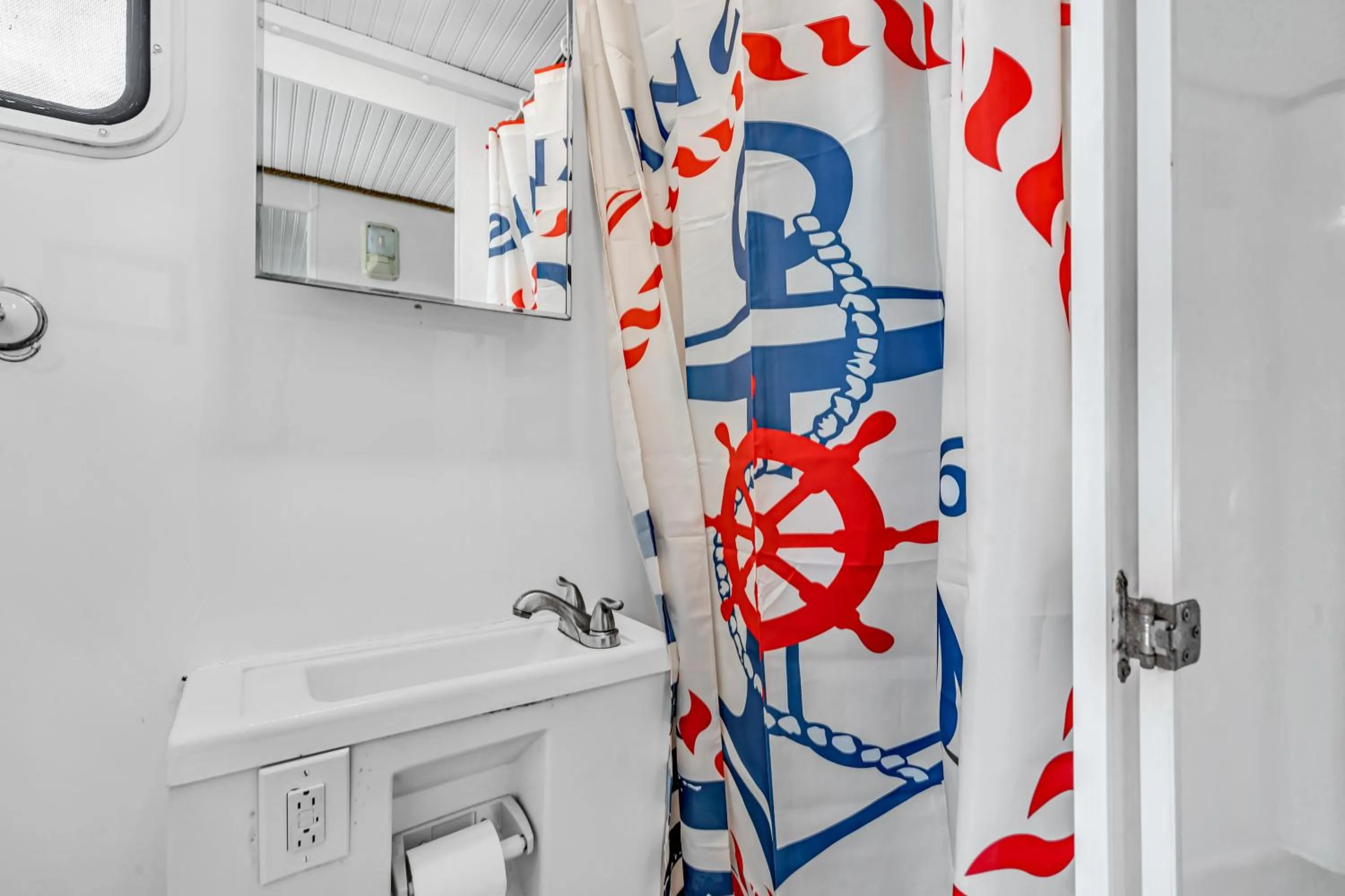 Bathroom in Treasure Harbor