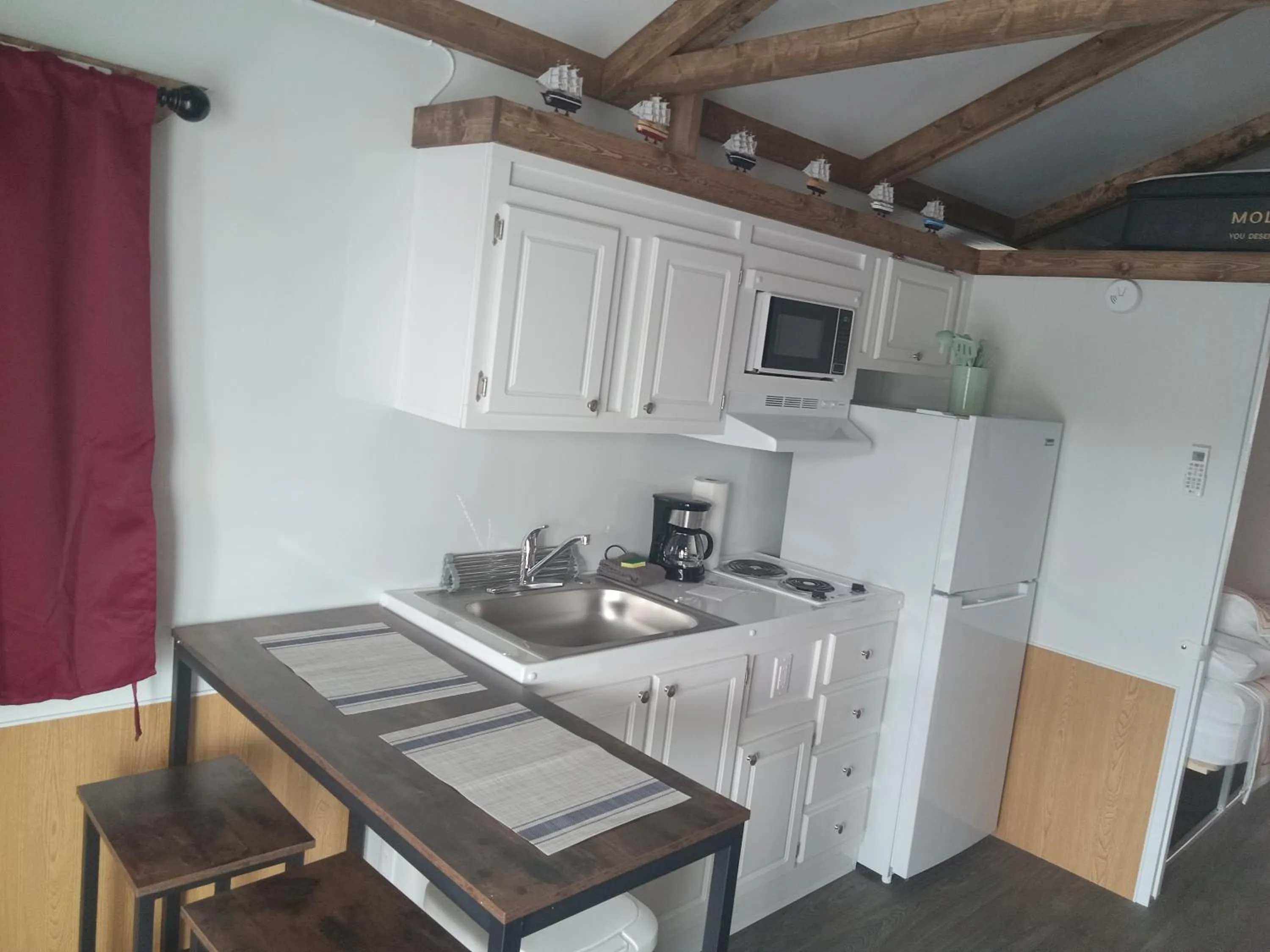 Kitchen or kitchenette in Treasure Harbor