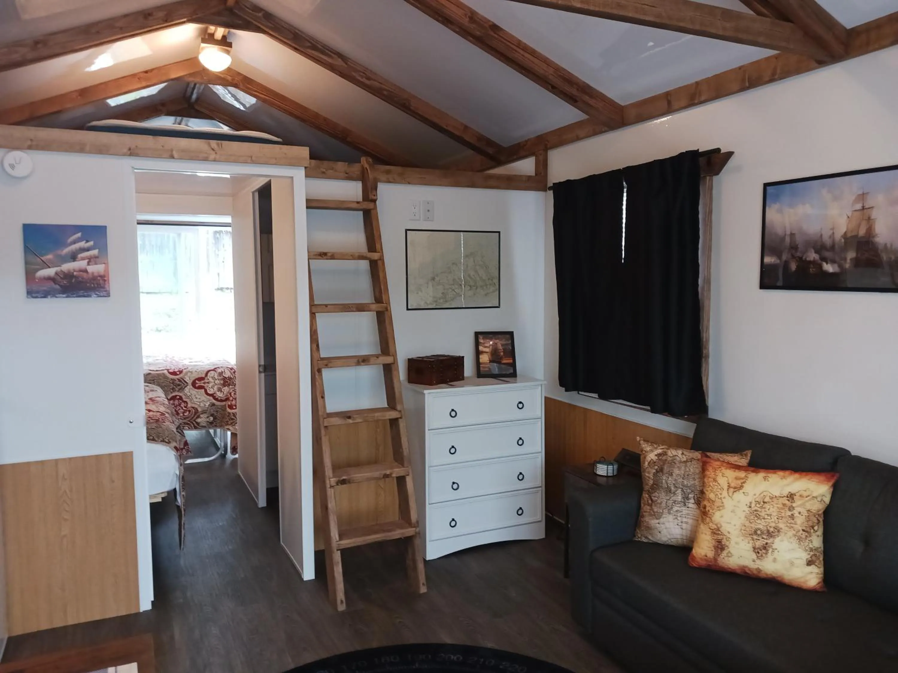 Living room in Treasure Harbor