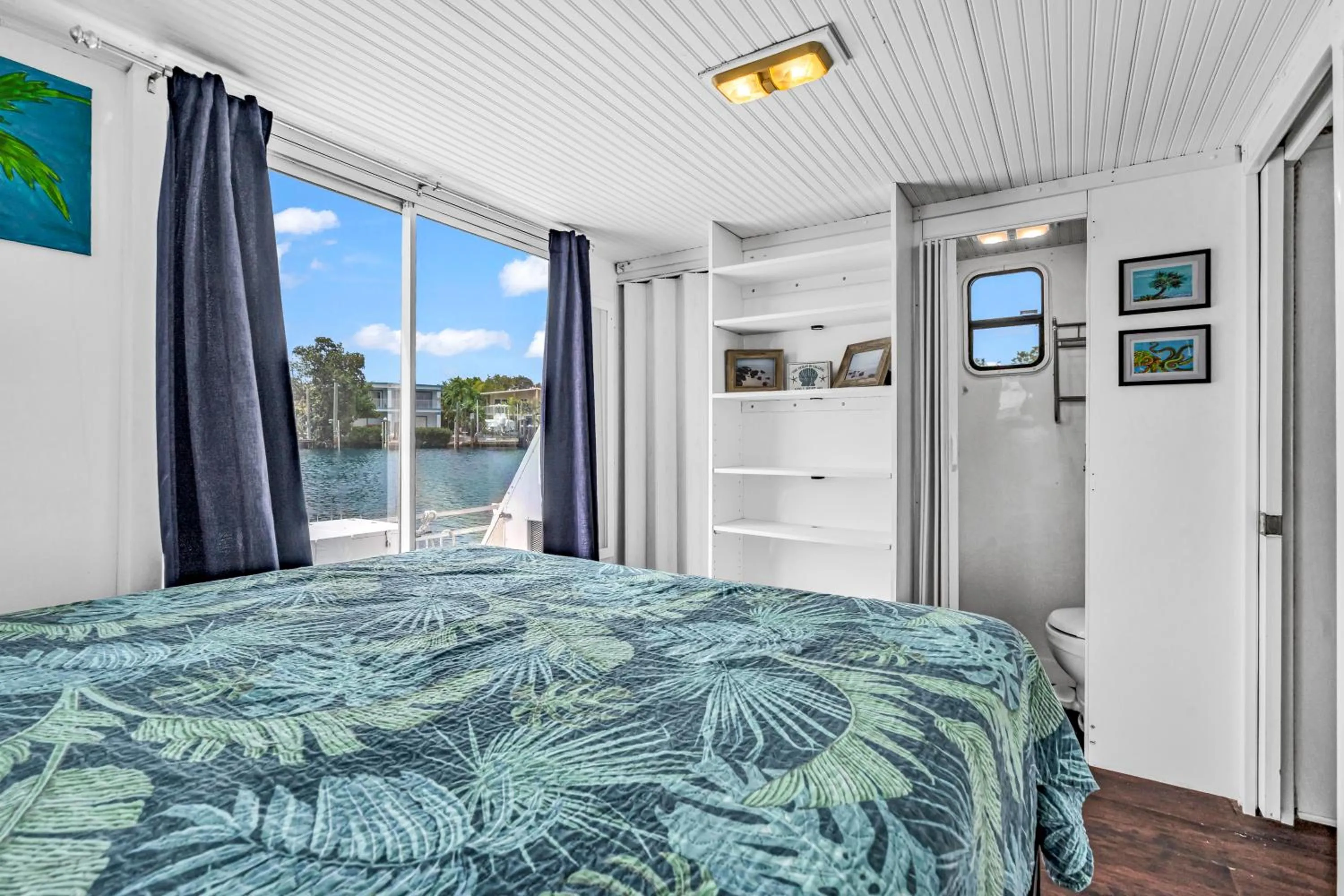 Bed in Treasure Harbor