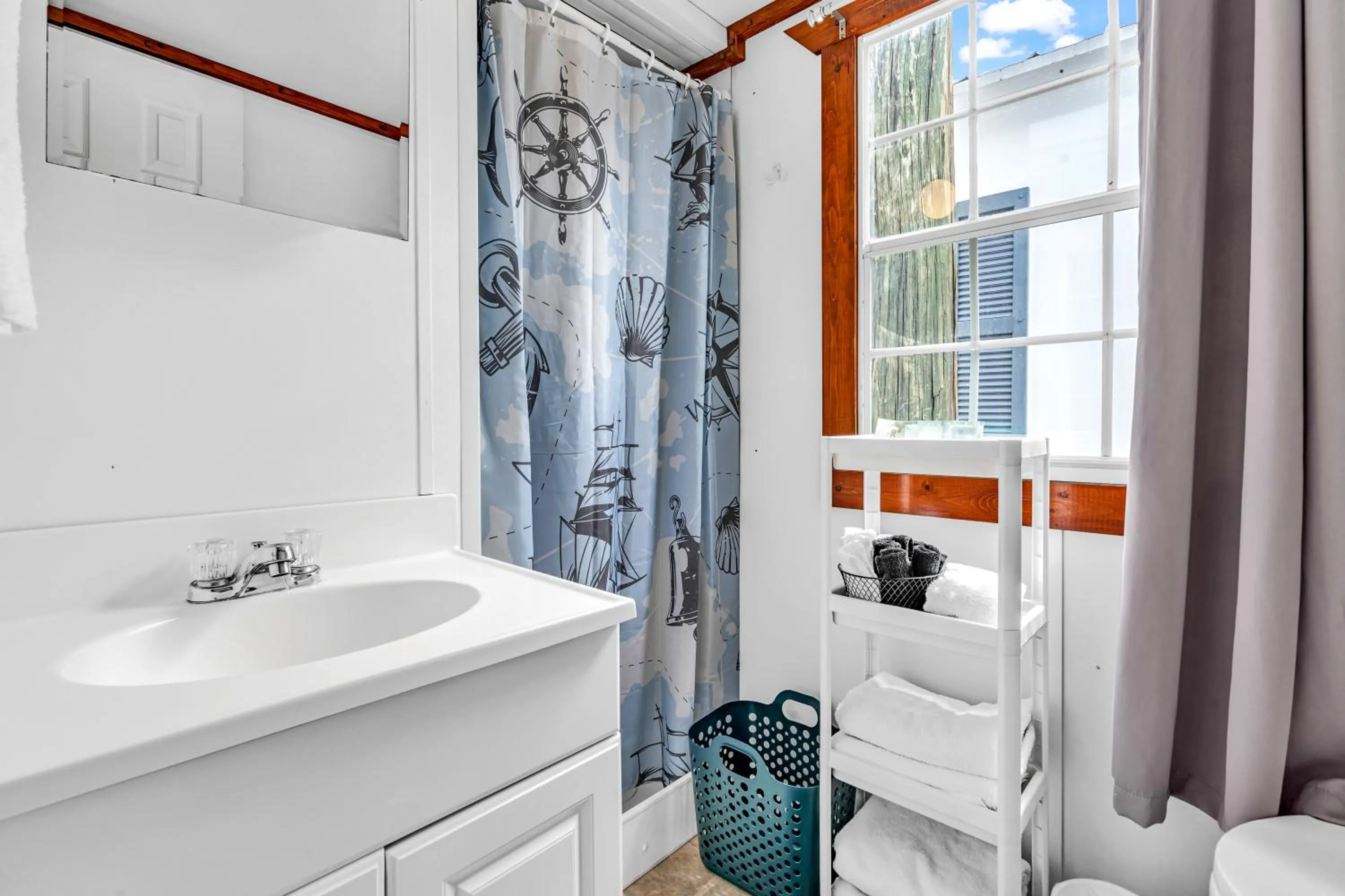 Shower in Treasure Harbor